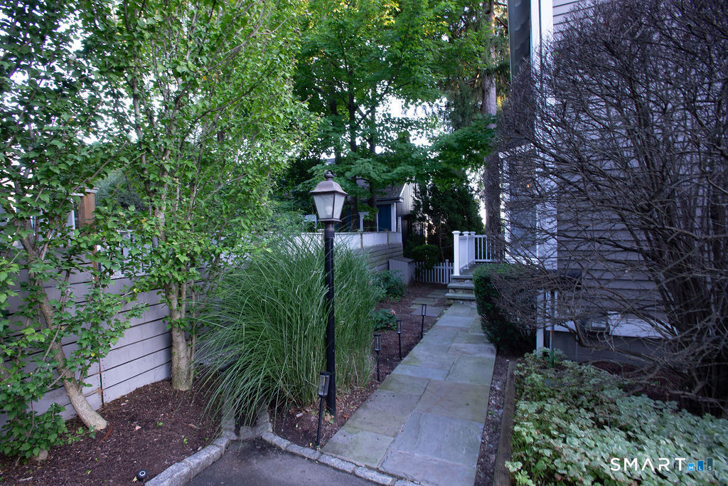 New Canaan, Connecticut photo 3