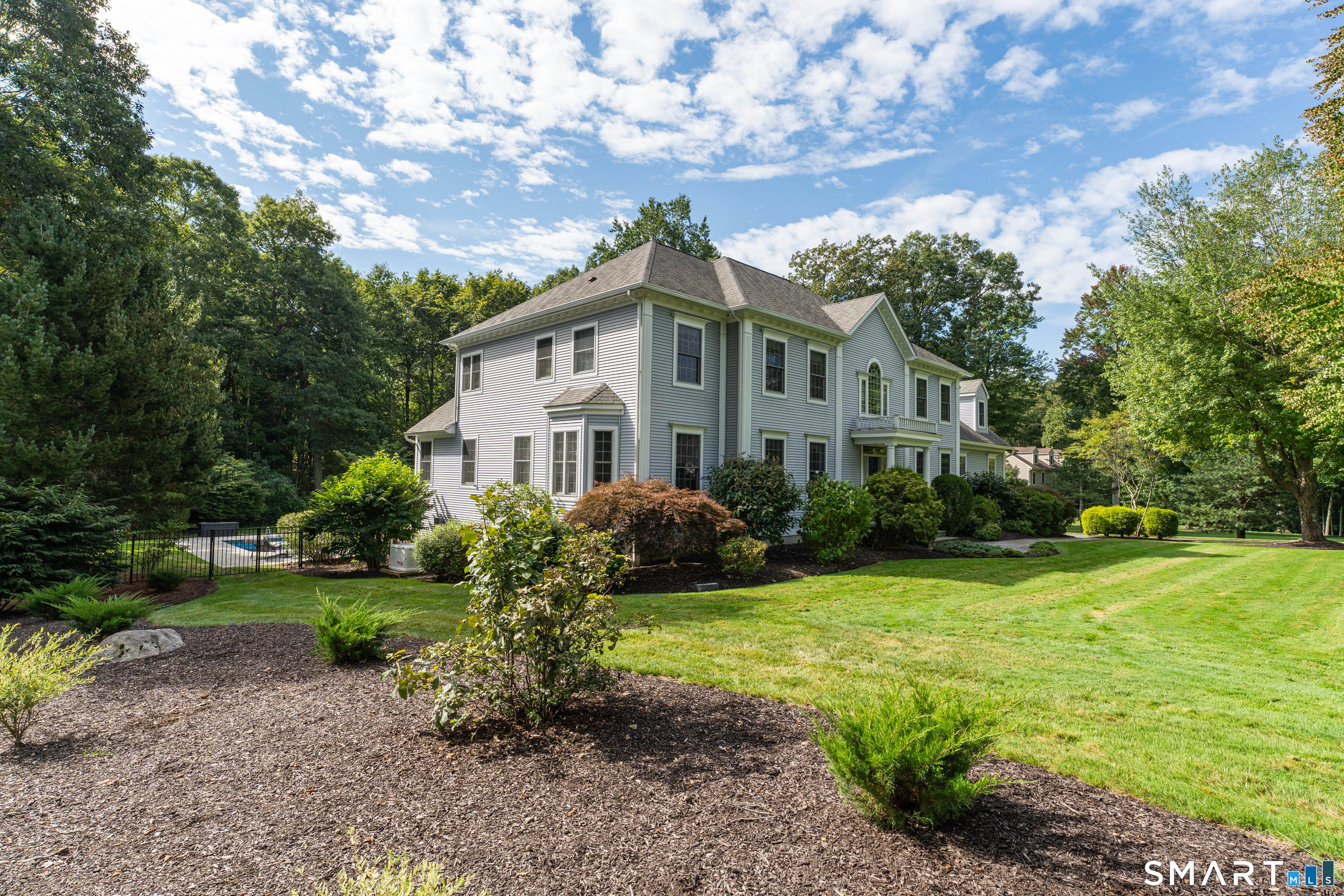 77 Hickory Lane photo 34