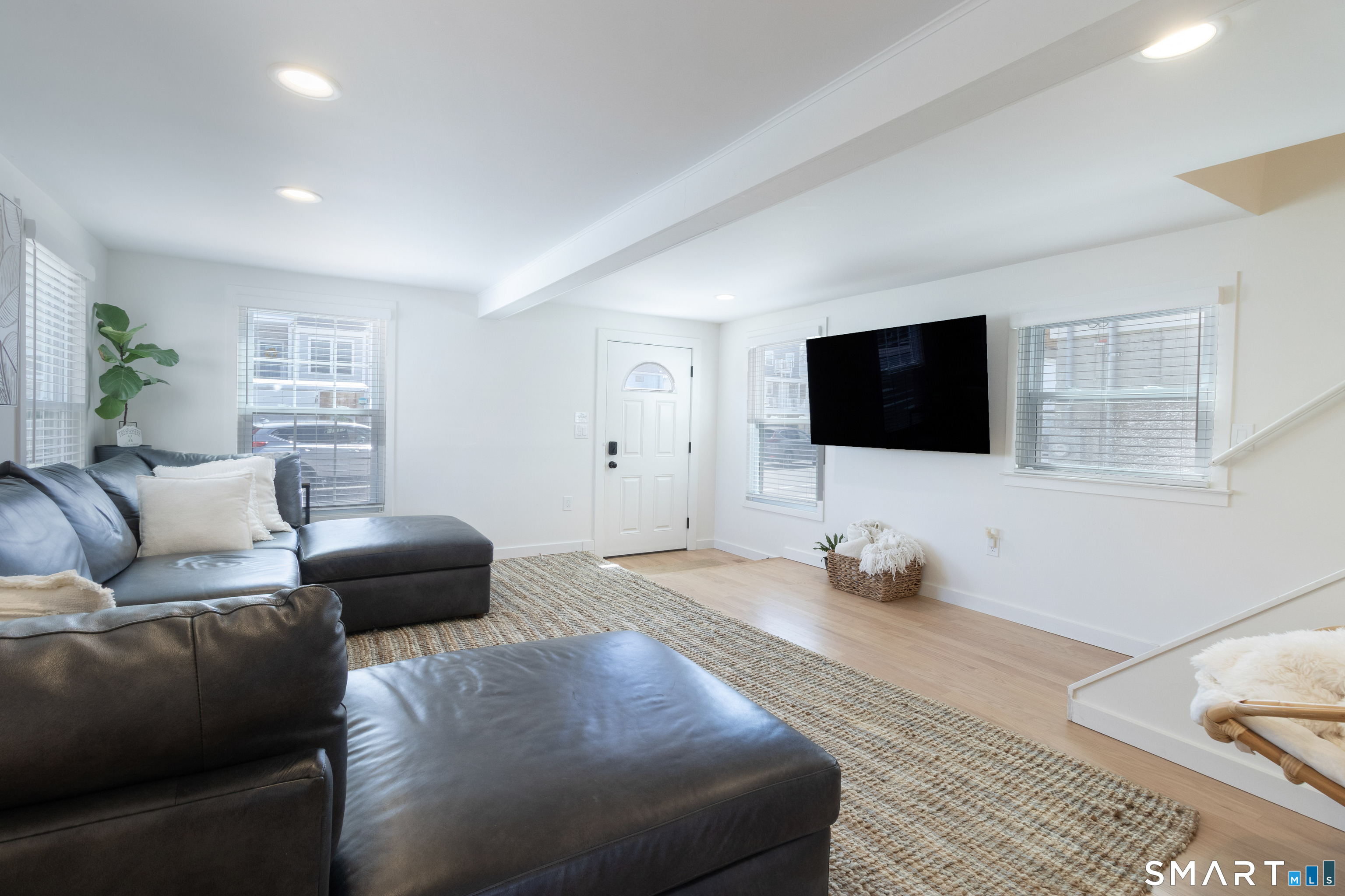 784 East Broadway photo 5
