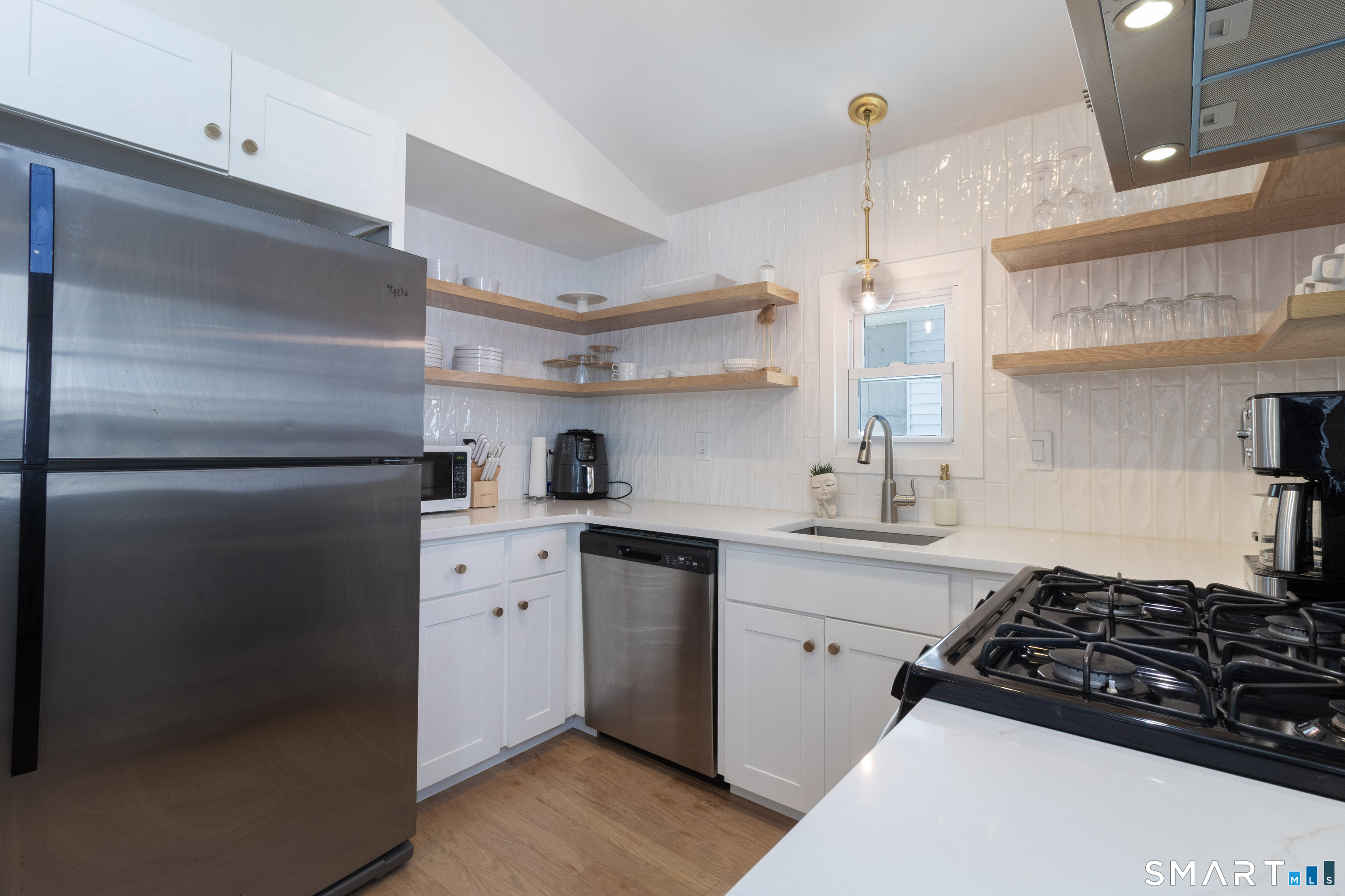 784 East Broadway photo 10