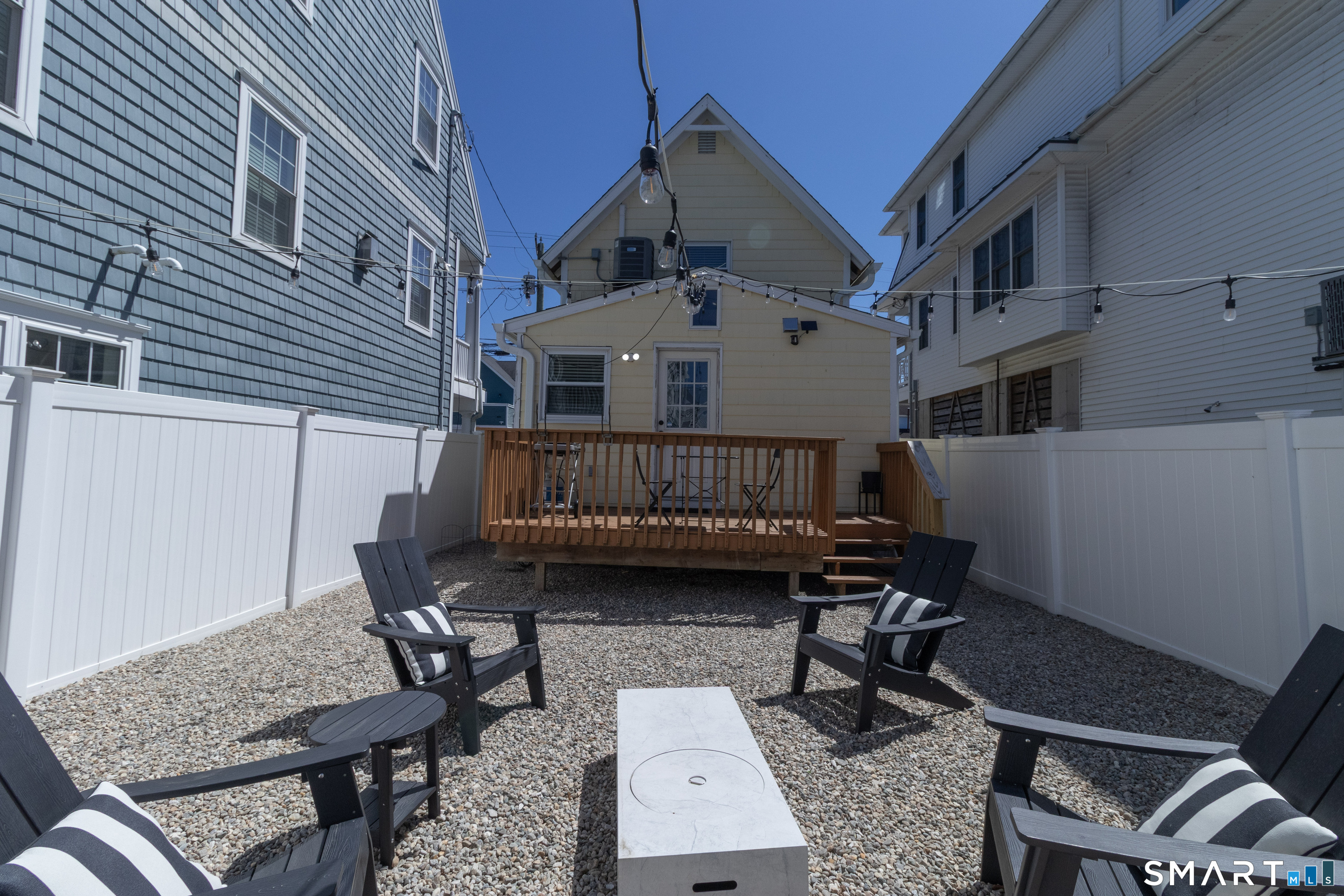 784 East Broadway photo 19