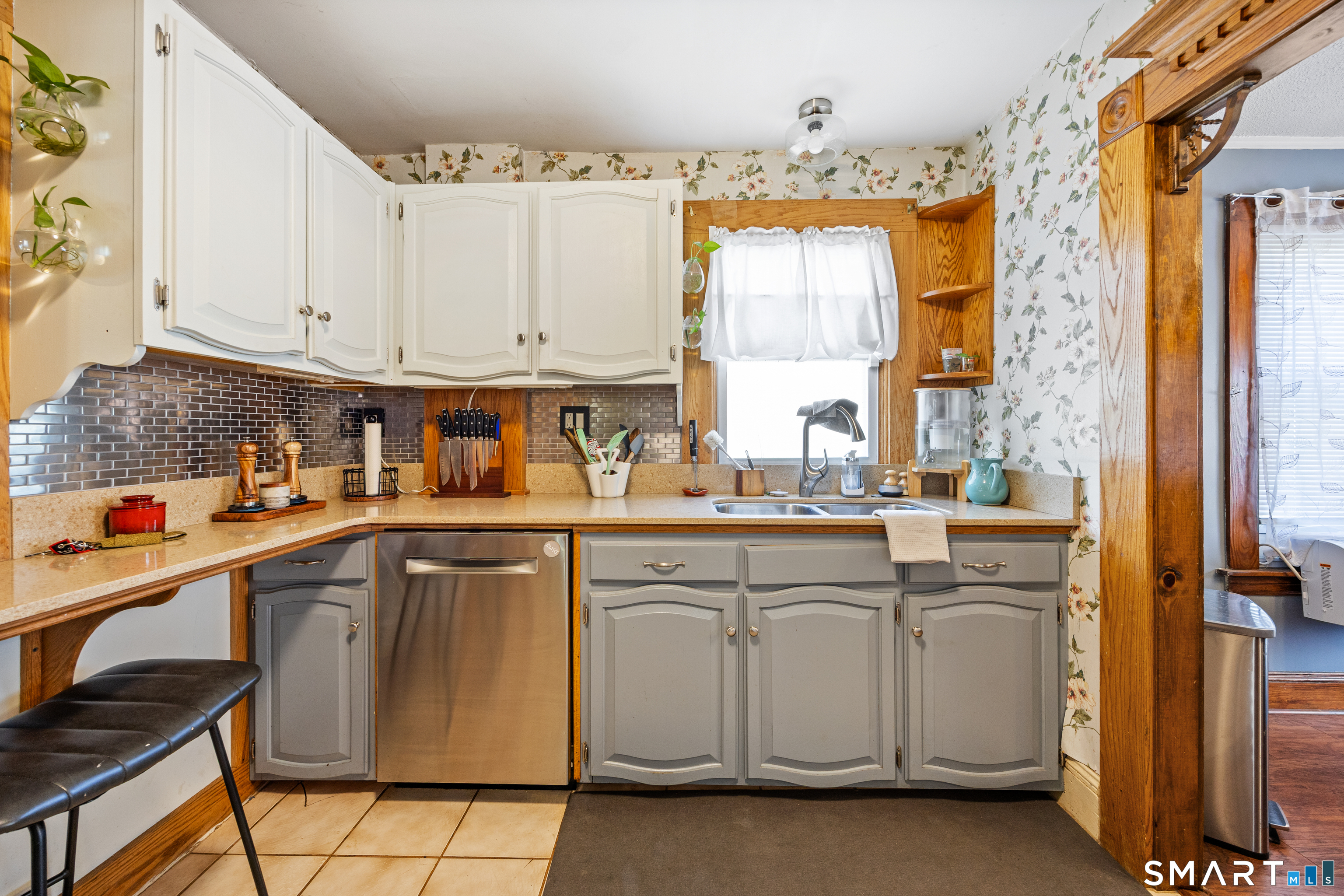 87 Jerome Avenue photo 11