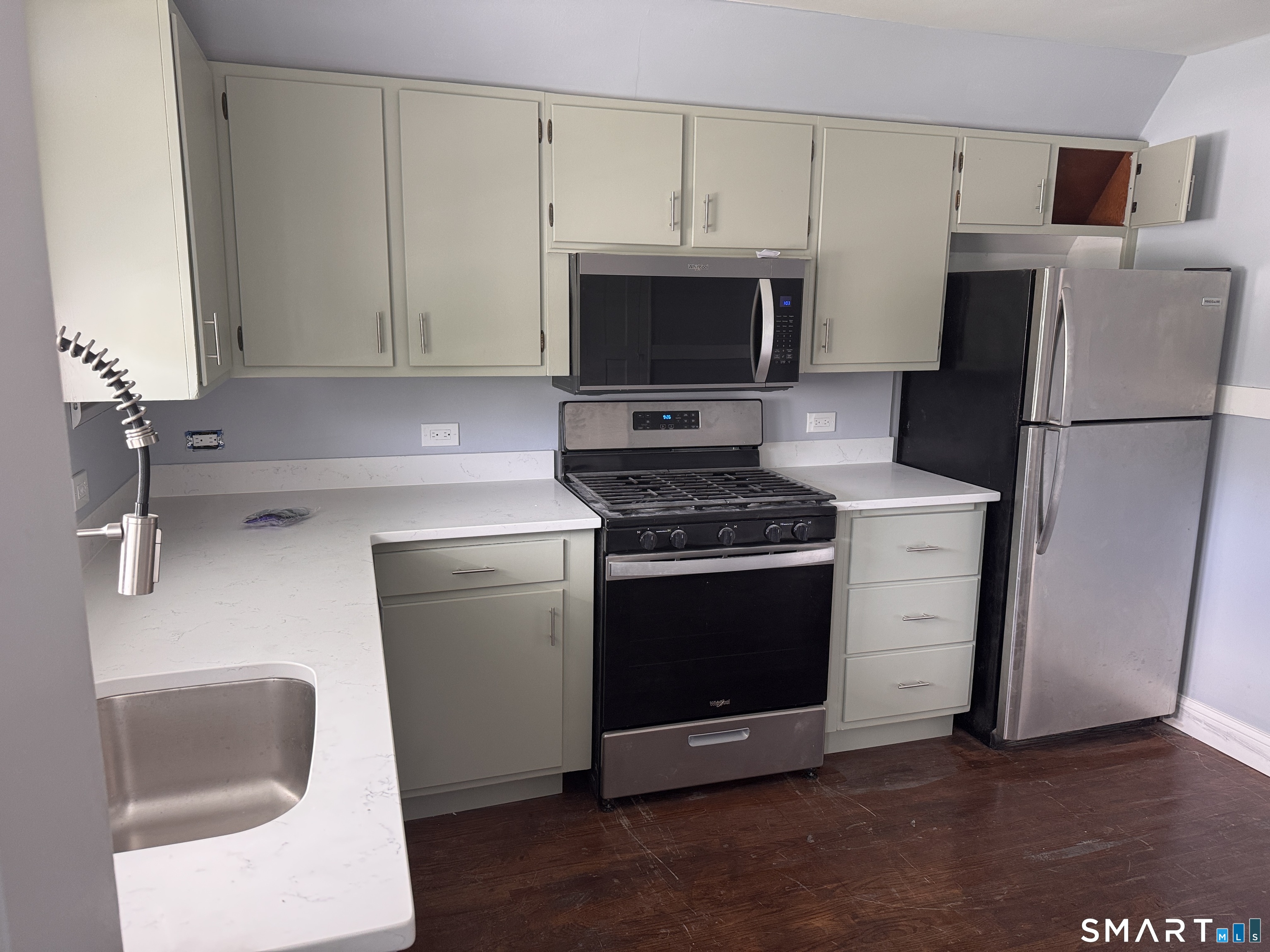 51 Plymouth Road, Stamford, Connecticut photo 2