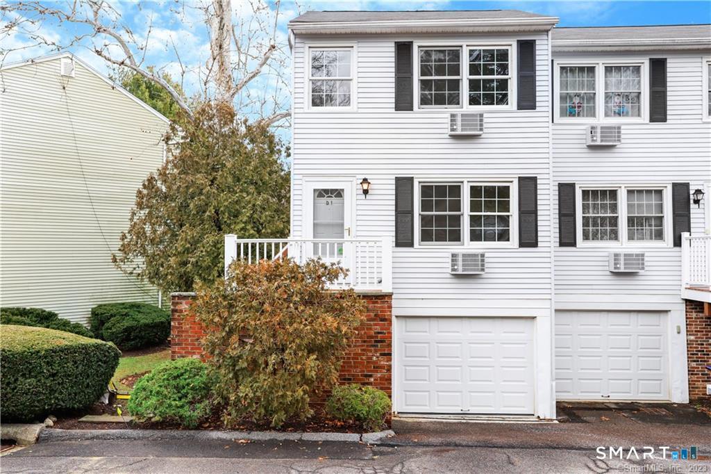 12 Camelot Drive, Norwalk, Connecticut photo 1