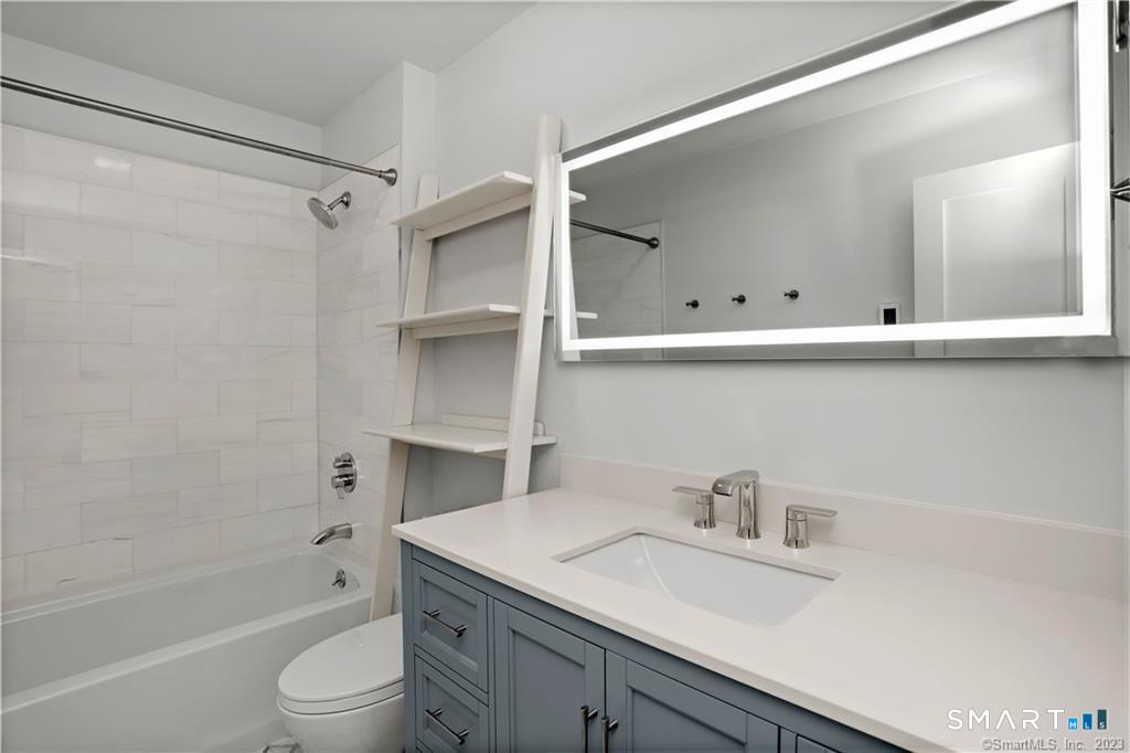 12 Camelot Drive Unit #D1 photo 14