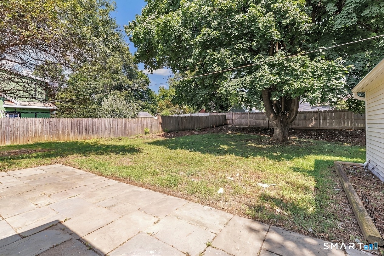 13 Fairchild Drive photo 32