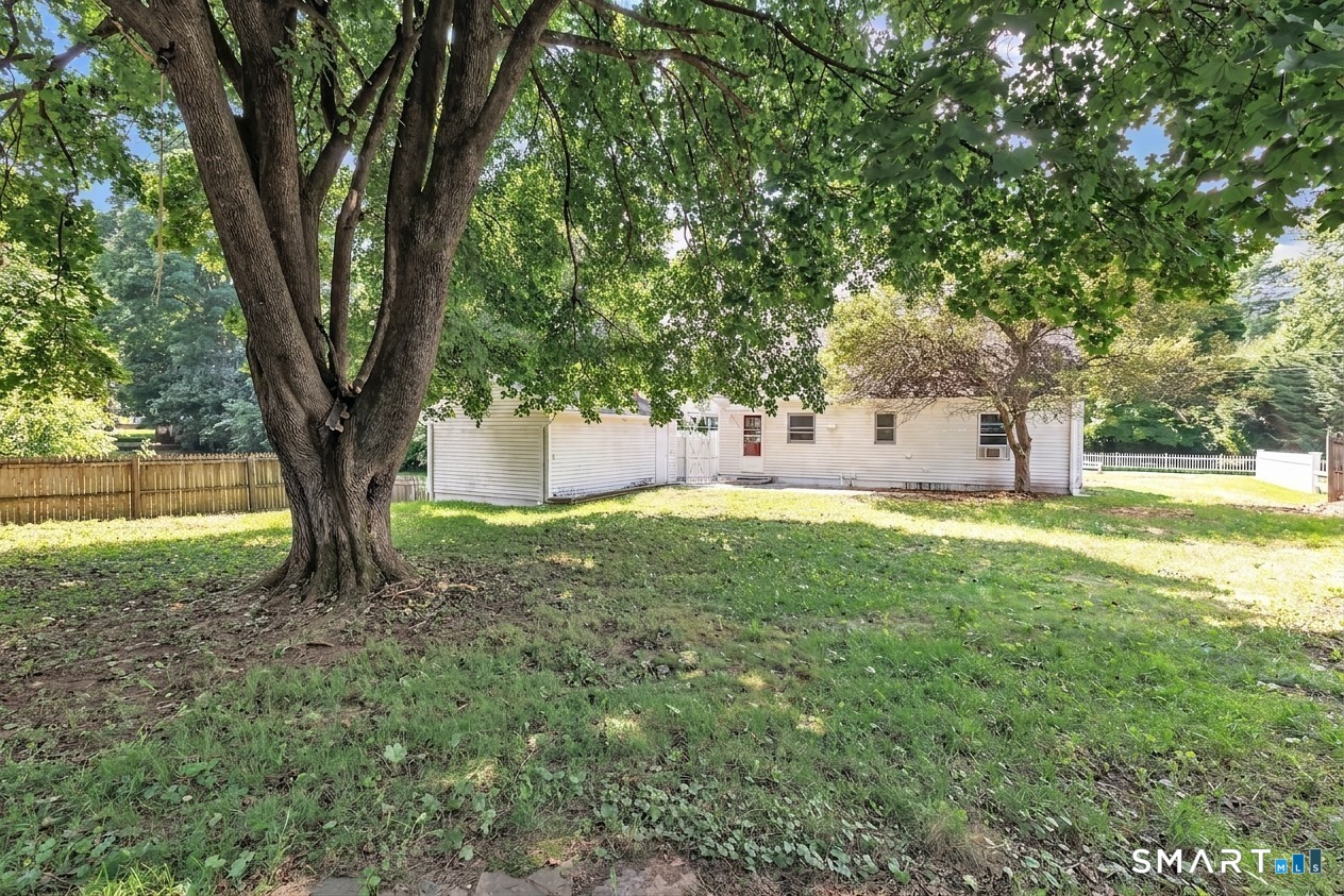 13 Fairchild Drive photo 36