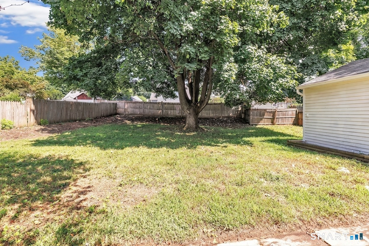 13 Fairchild Drive photo 37