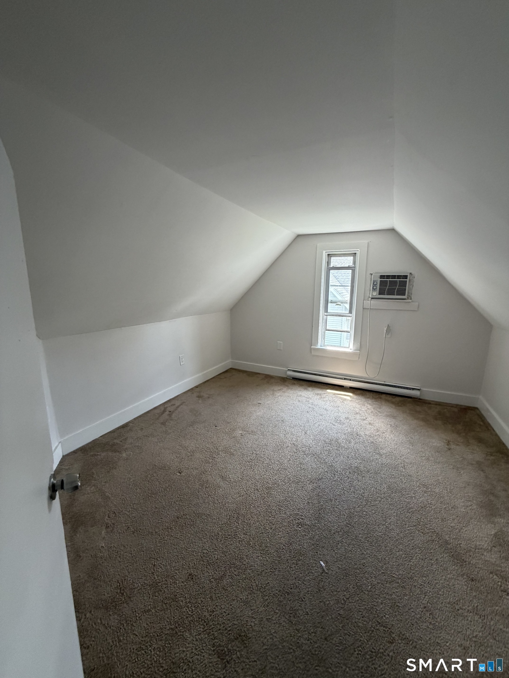 24 Elm Street photo 3