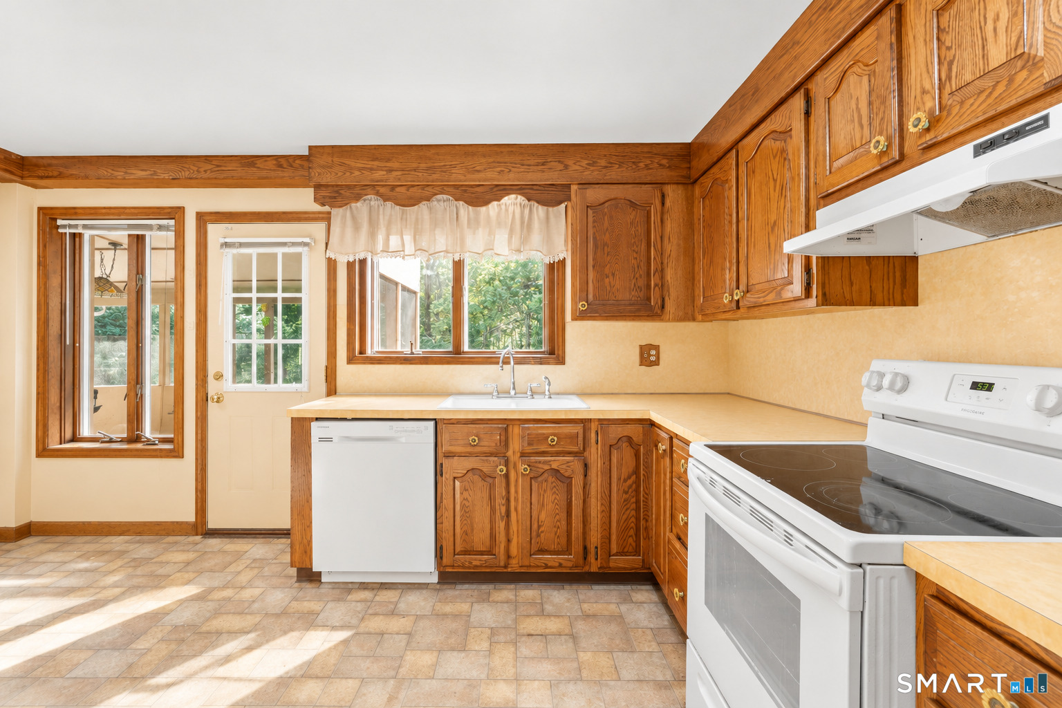 4438 Madison Avenue photo 15