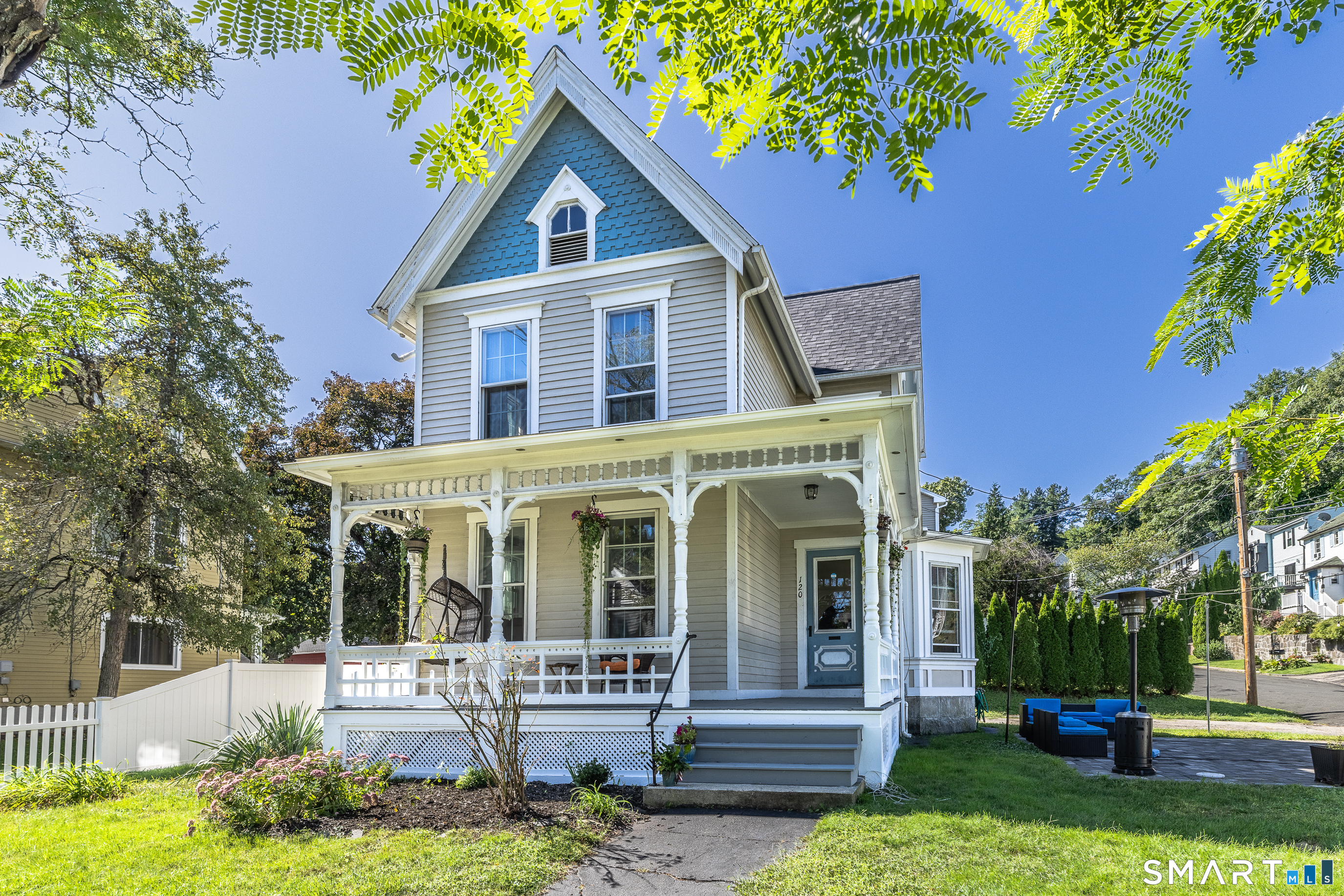 120 Howe Avenue