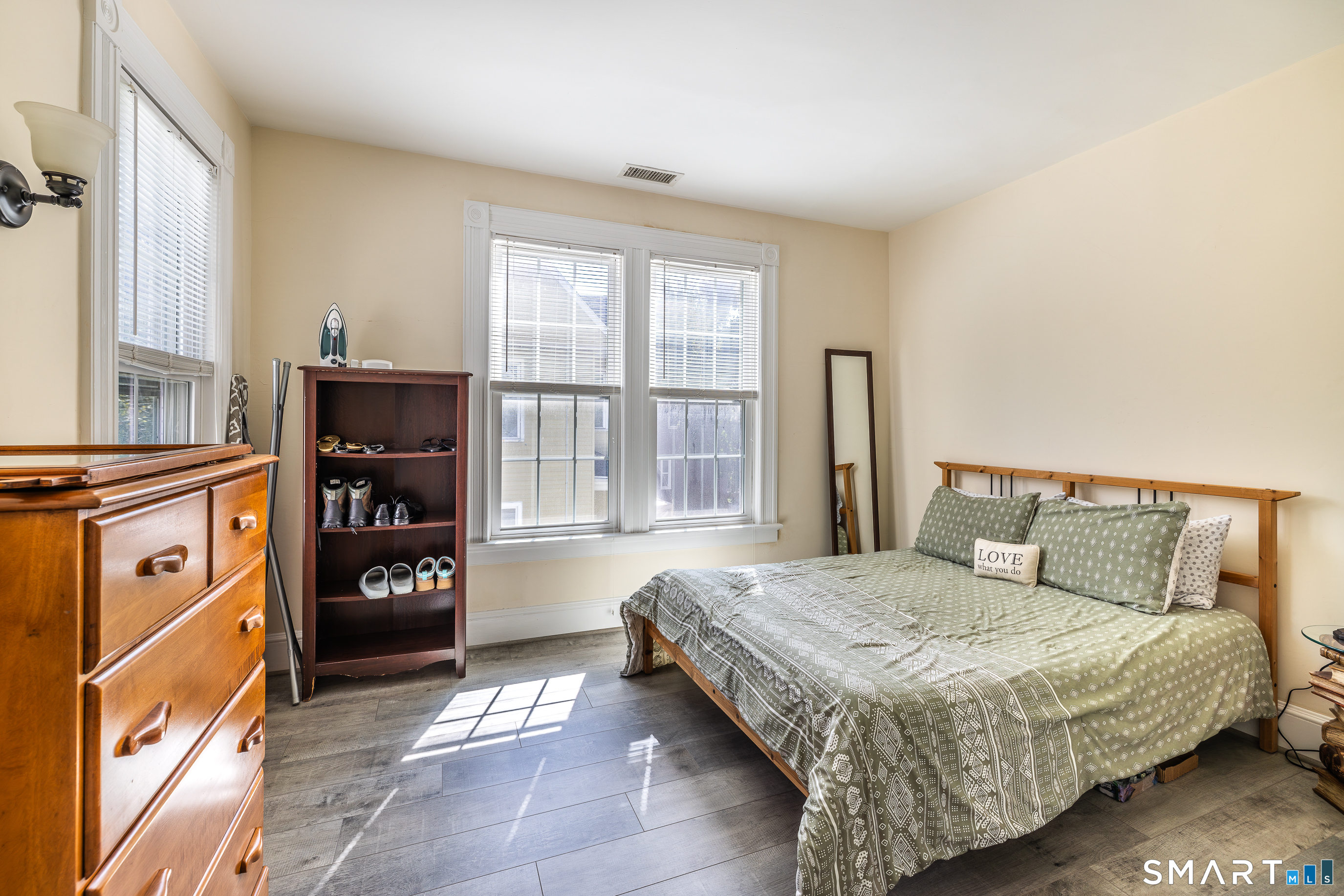 120 Howe Avenue photo 16