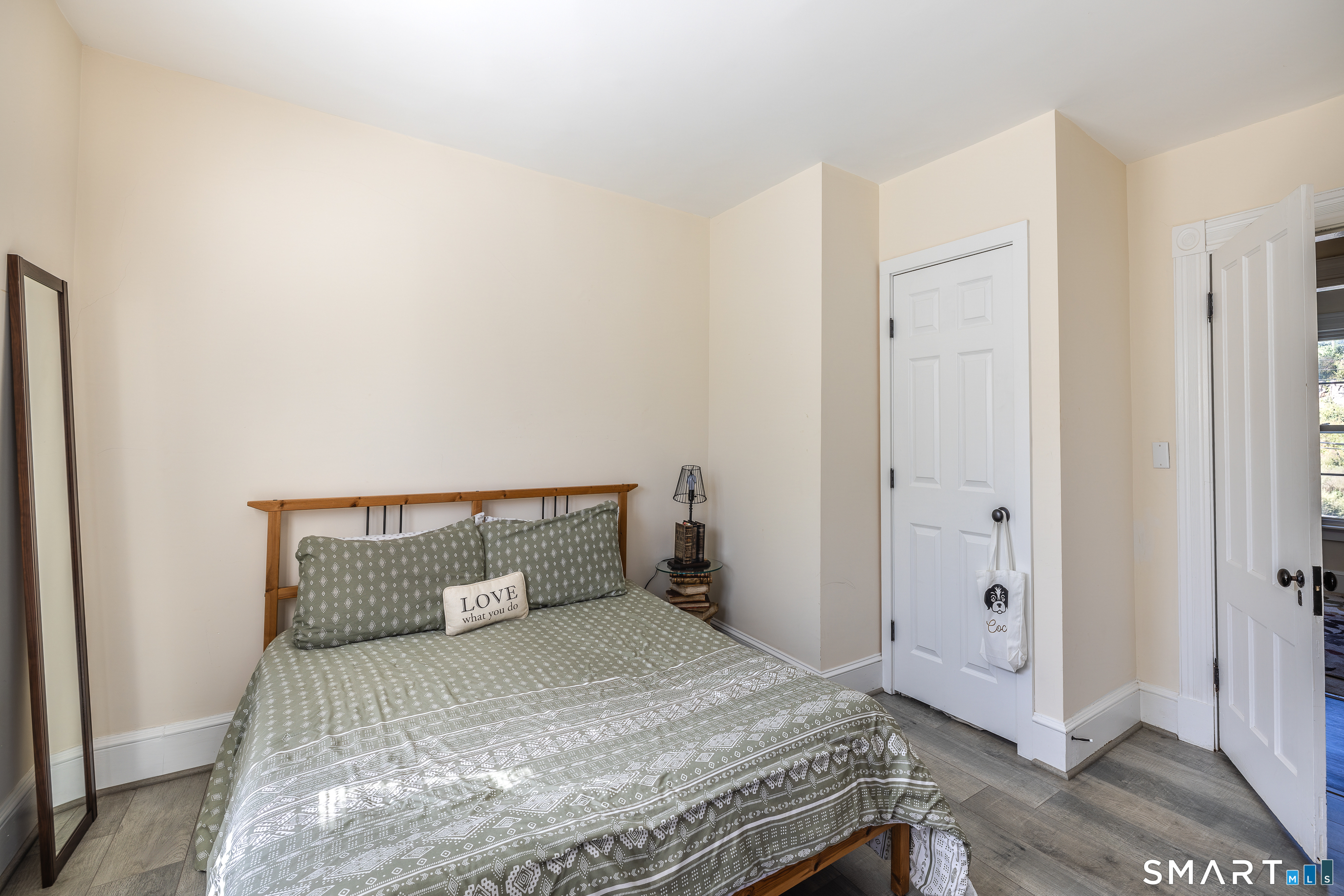 120 Howe Avenue photo 17