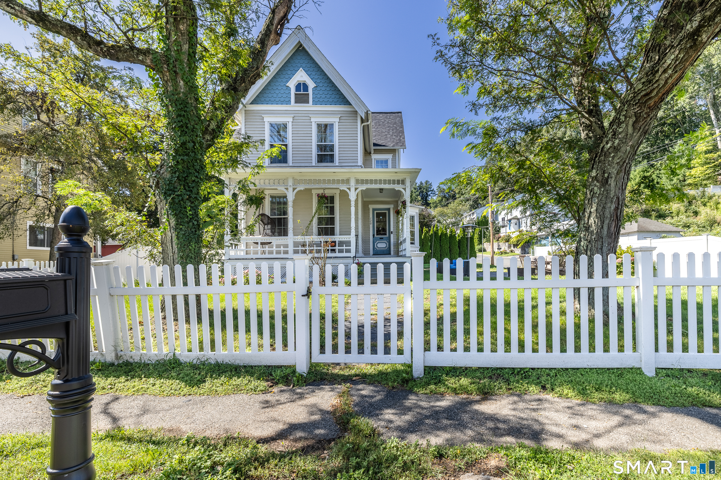 120 Howe Avenue photo 25