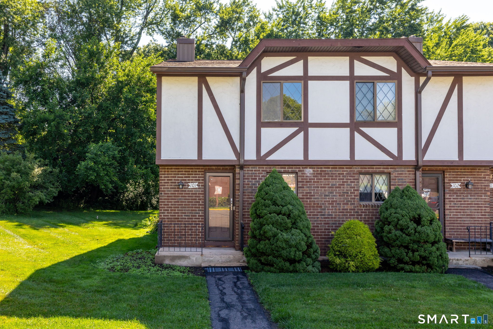 Photo 1 of Townhouse for sale at 101 Cedar Holw Dr #101, Rocky Hill, CT 06067 | MLS# 24207226 | Listing updated on 2026-09-18