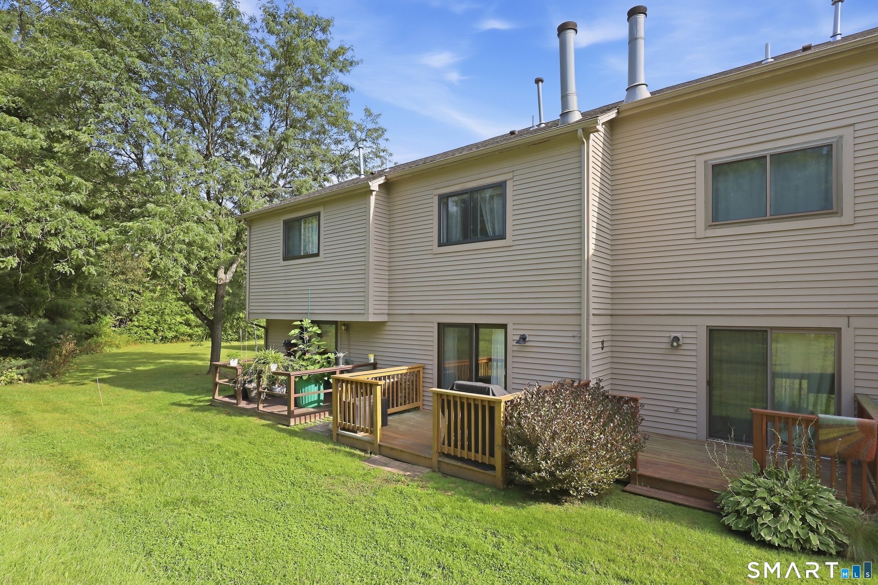 Photo 4 of Townhouse for sale at 195 Village Sq Dr #29, New Britain, CT 06053 | MLS# 24206780 | Listing updated on 2026-09-17