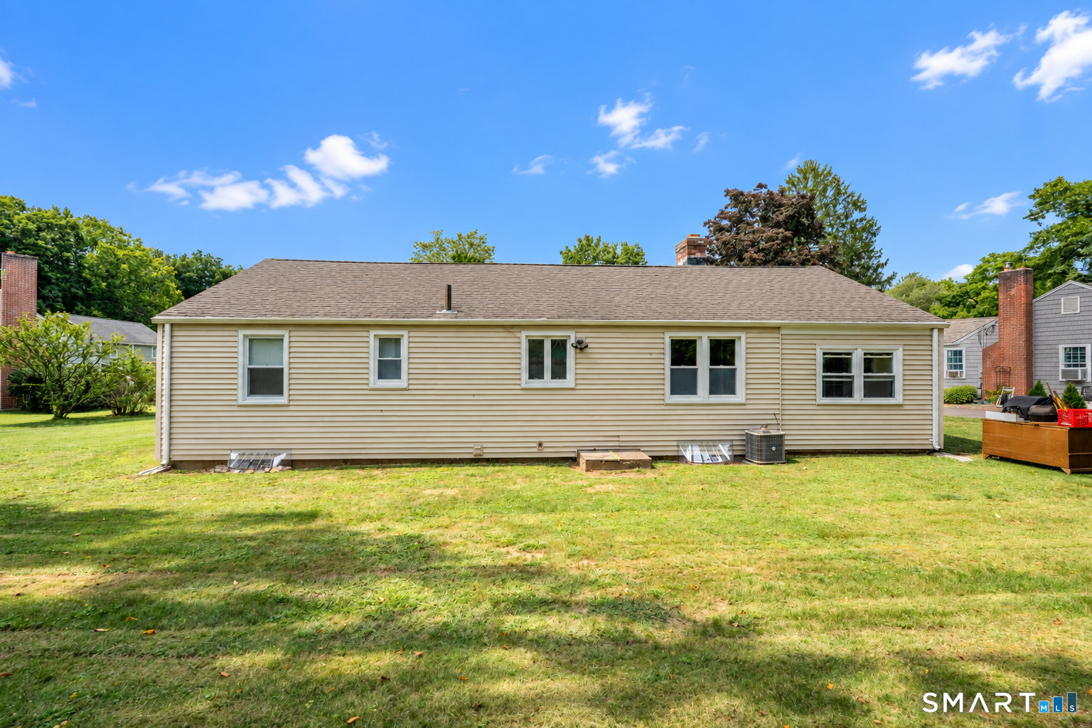 Photo 2 of Single family home for sale at 46 Westview Ln, Glastonbury, CT 06033 | MLS# 24206674 | Listing updated on 2026-09-19