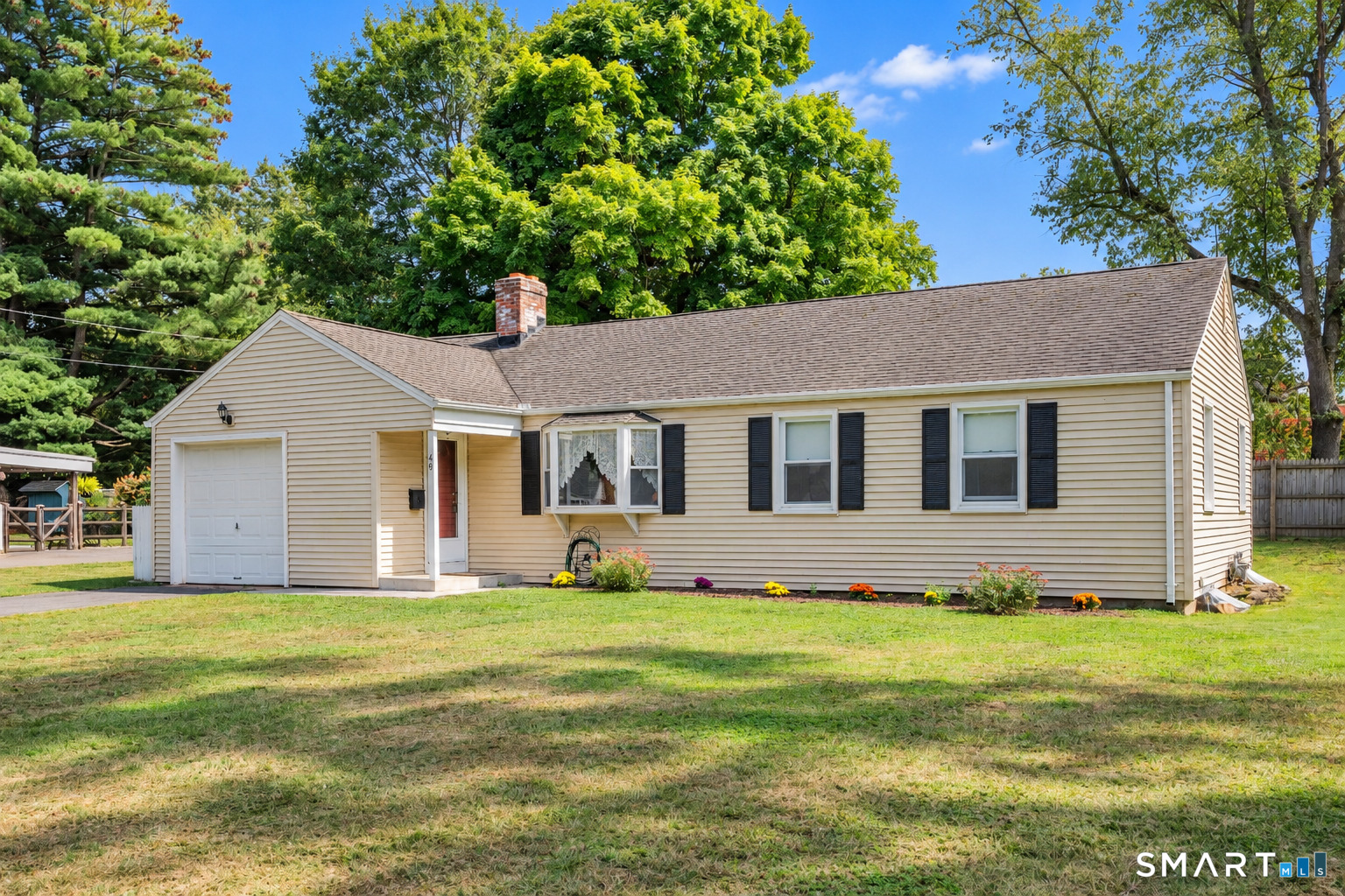 Photo 3 of Single family home for sale at 46 Westview Ln, Glastonbury, CT 06033 | MLS# 24206674 | Listing updated on 2026-09-19