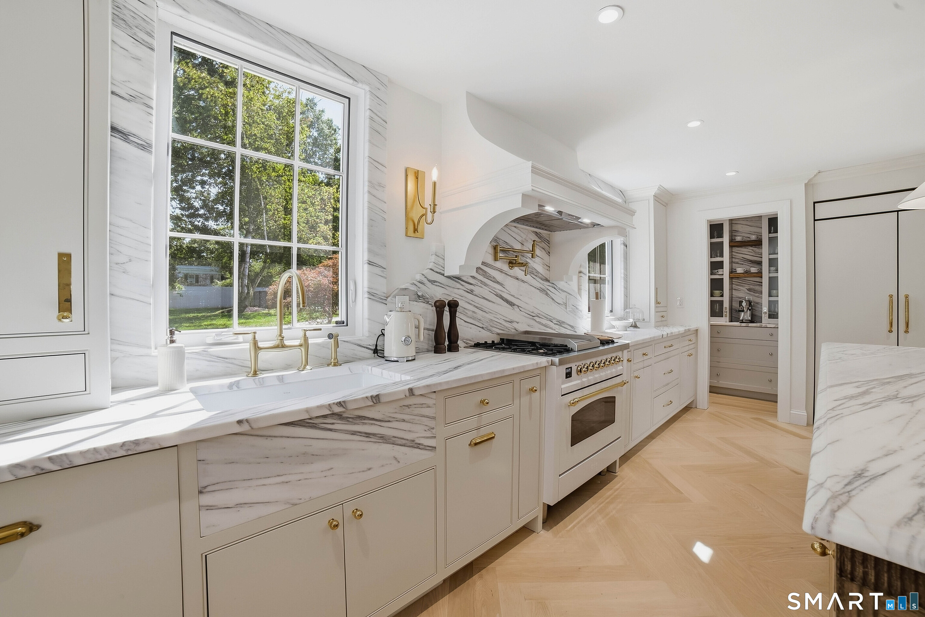 855 Prospect Street photo 11