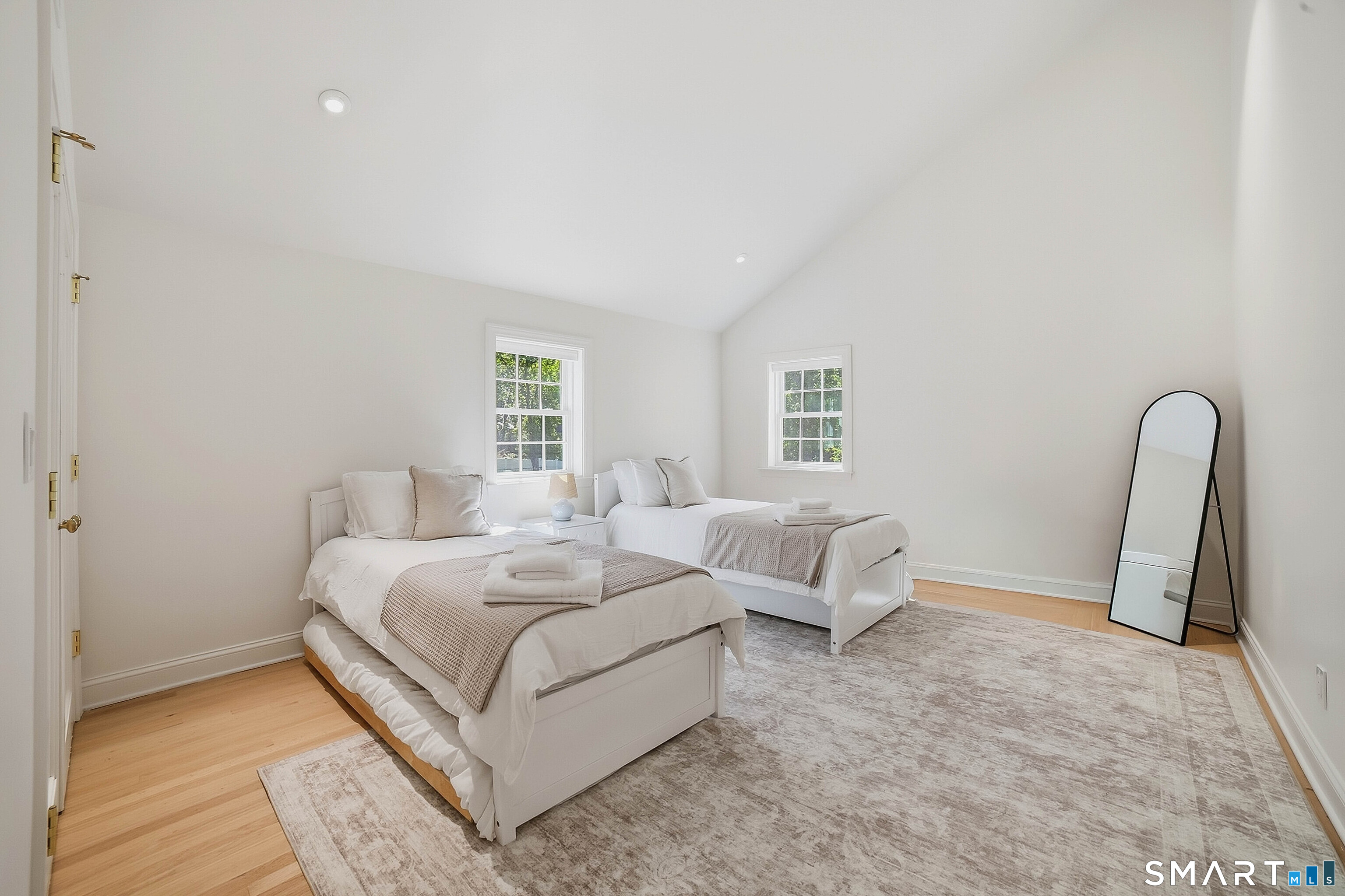 855 Prospect Street photo 24