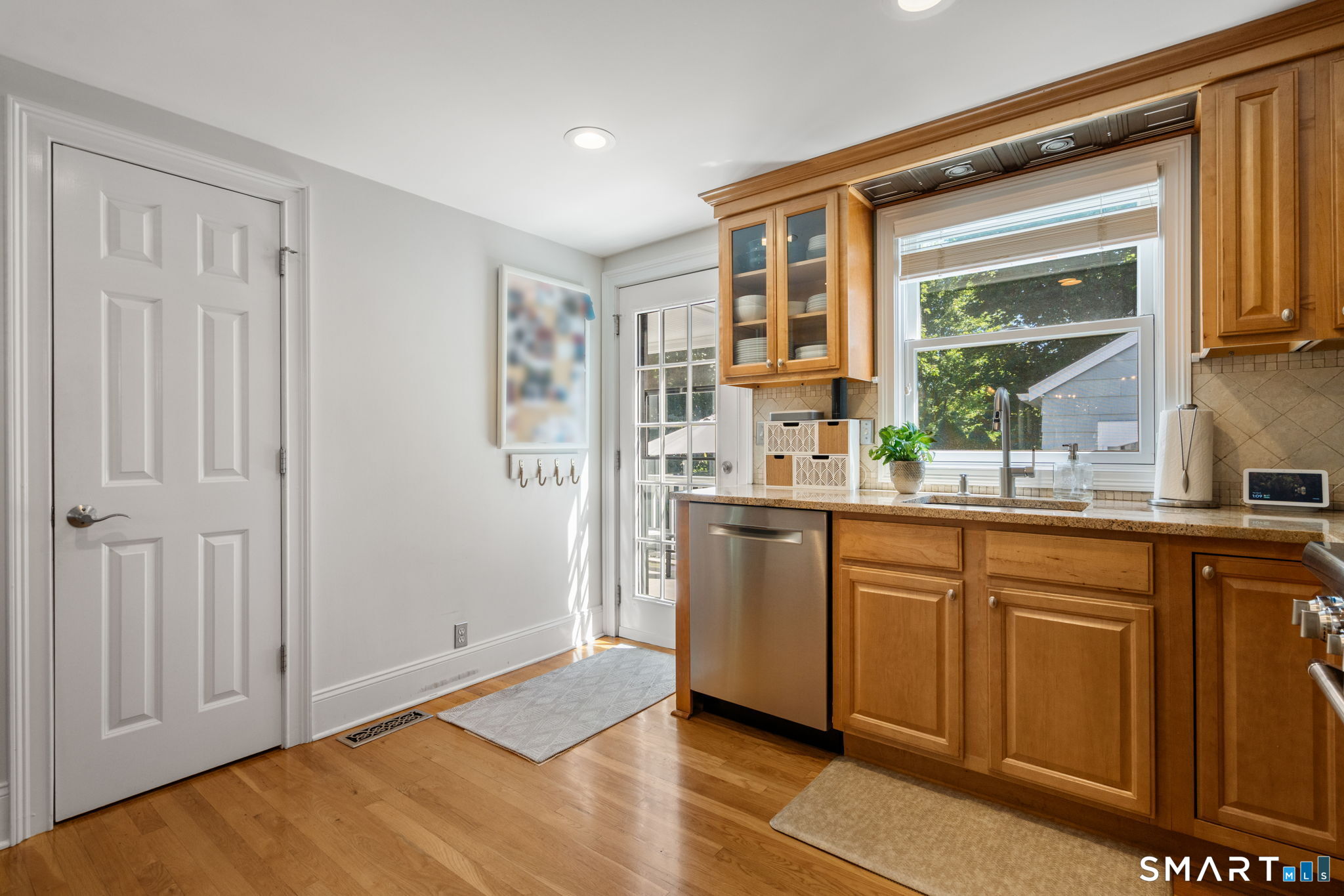 717 Riverside Drive photo 15