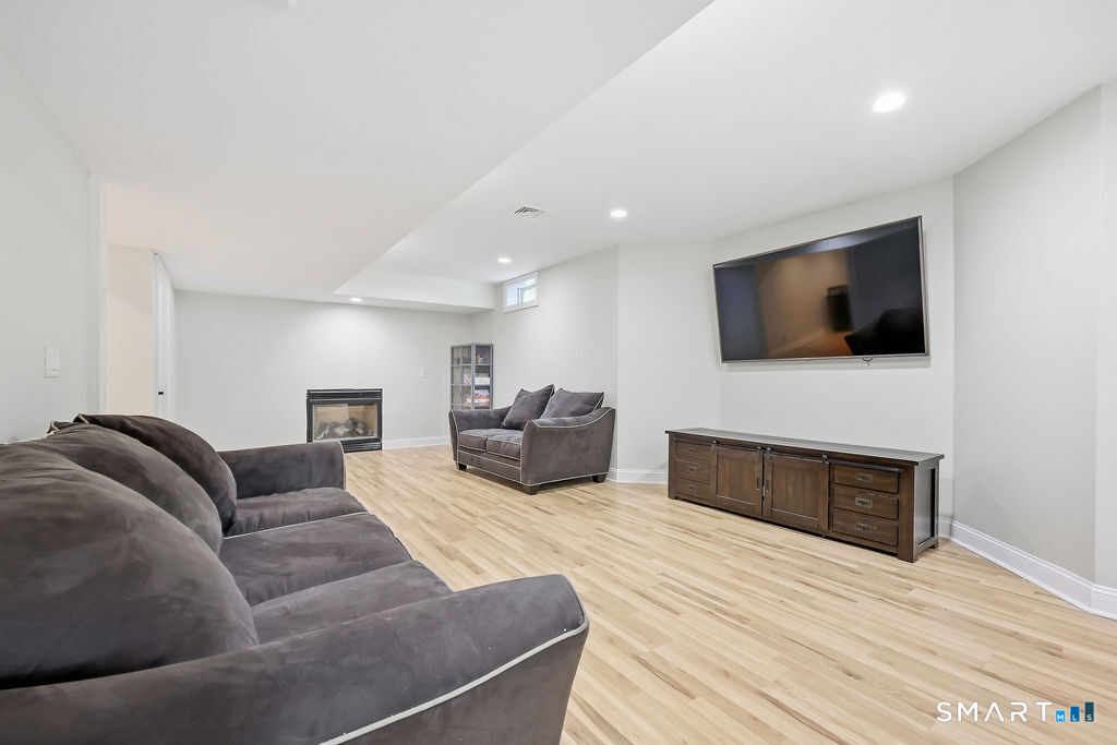 41 Coe Road photo 32