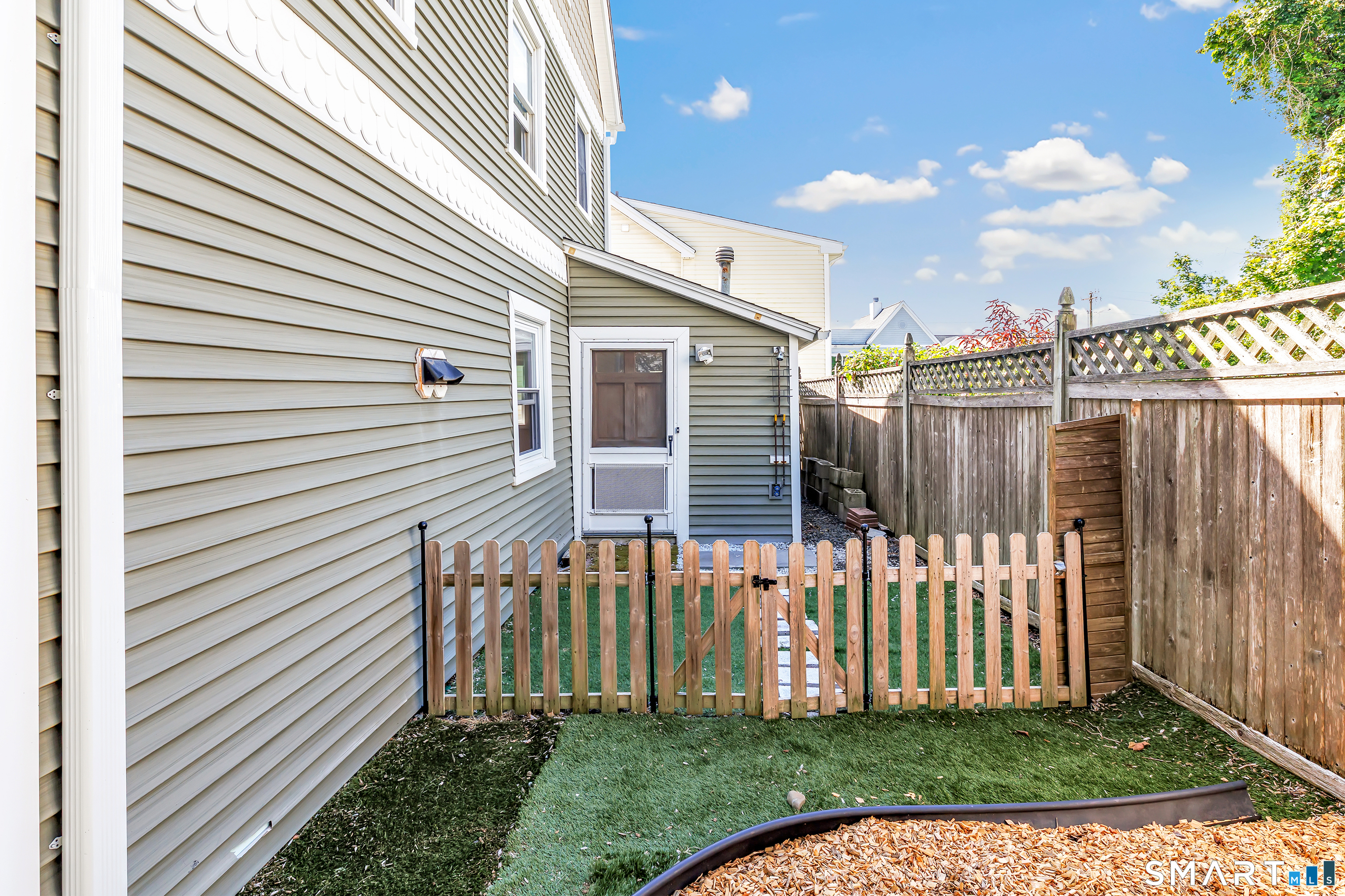 106 Hawley Avenue photo 24