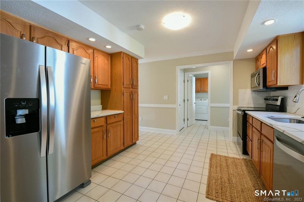 16 Harold Road, #16, Farmington, CT 06032