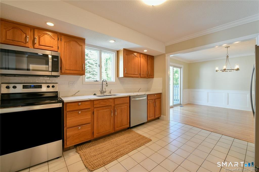 16 Harold Road, #16, Farmington, CT 06032