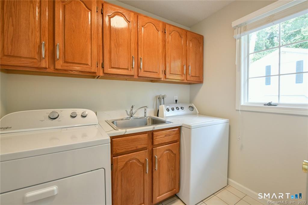 16 Harold Road, #16, Farmington, CT 06032