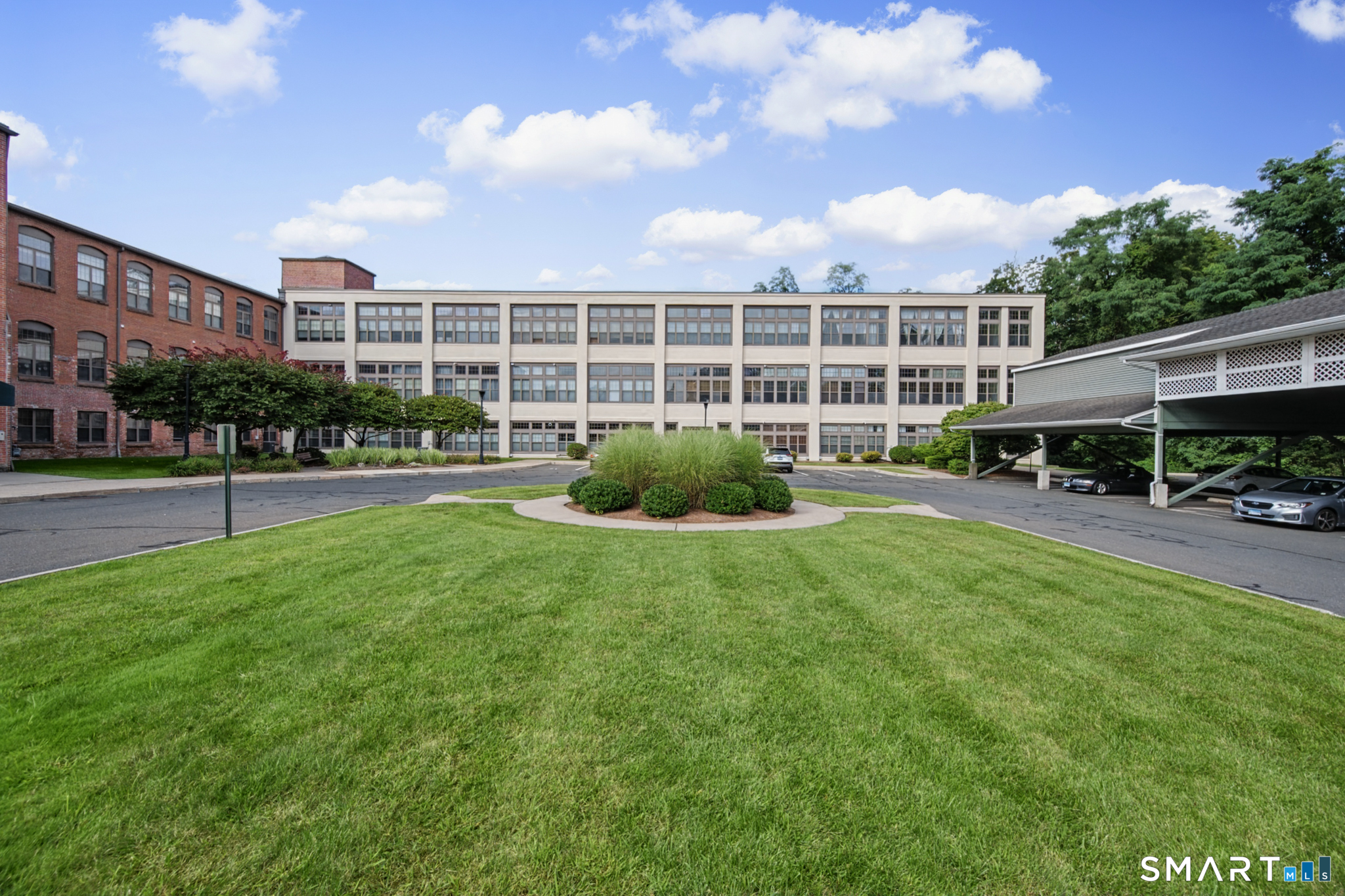 Photo 1 of Condo for sale at 33 Mechanic St #118, Windsor, CT 06095 | MLS# 24207868 | Listing updated on 2026-09-18