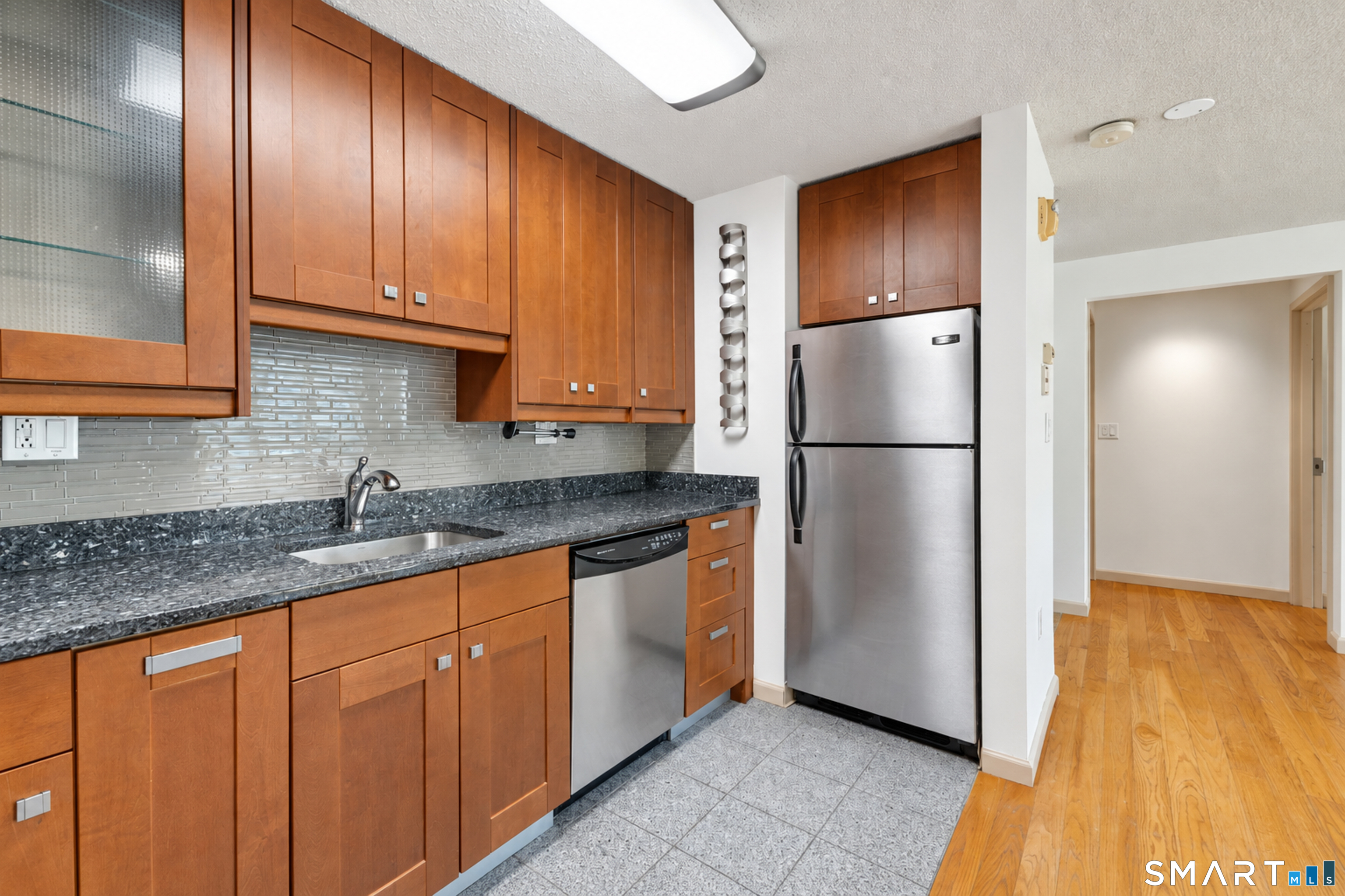 184 Pequot Avenue Unit #305 photo 9