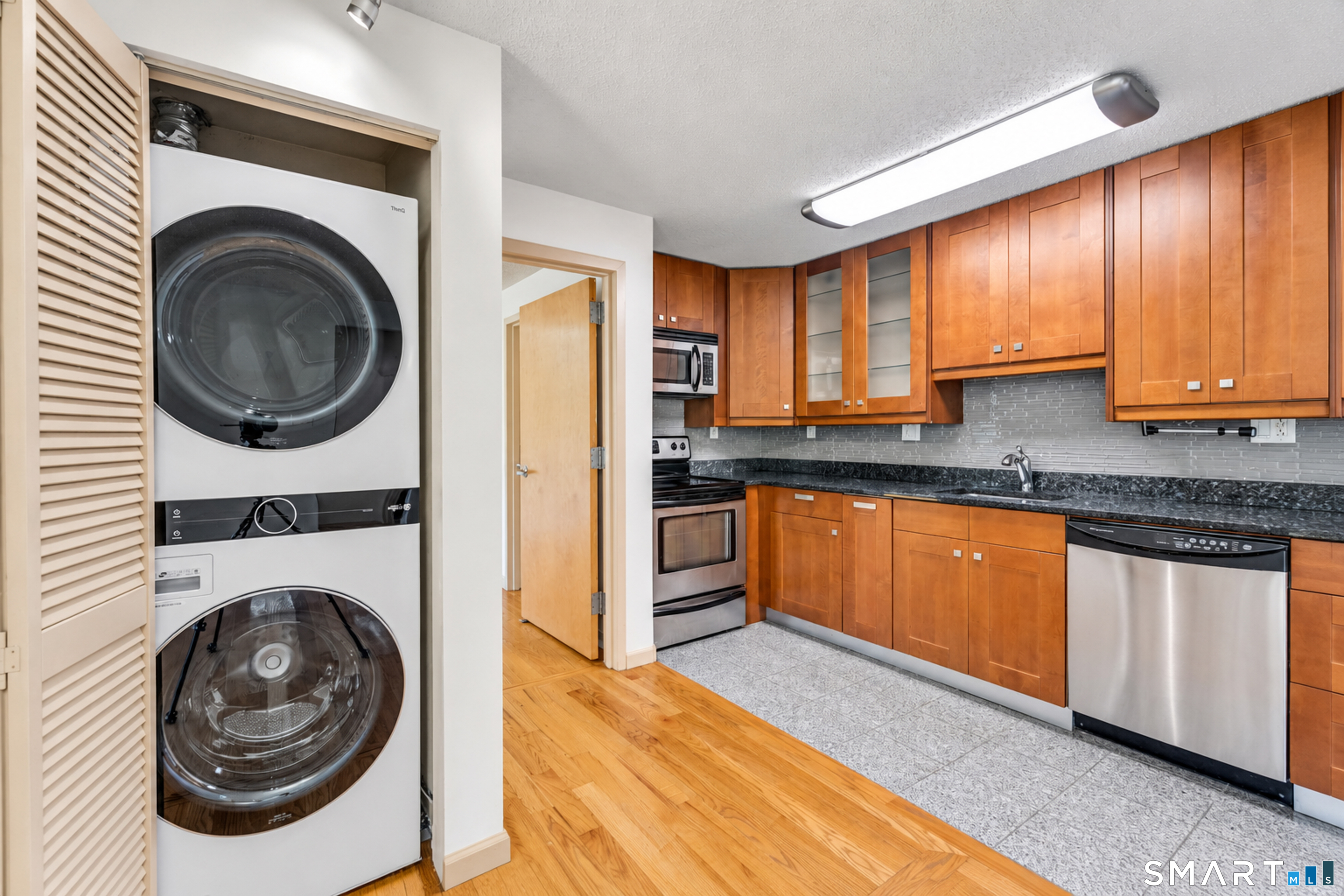 184 Pequot Avenue Unit #305 photo 10