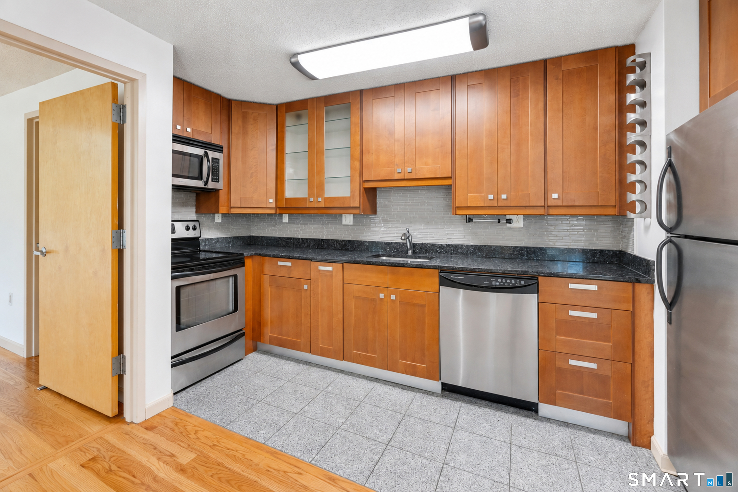 184 Pequot Avenue Unit #305 photo 8