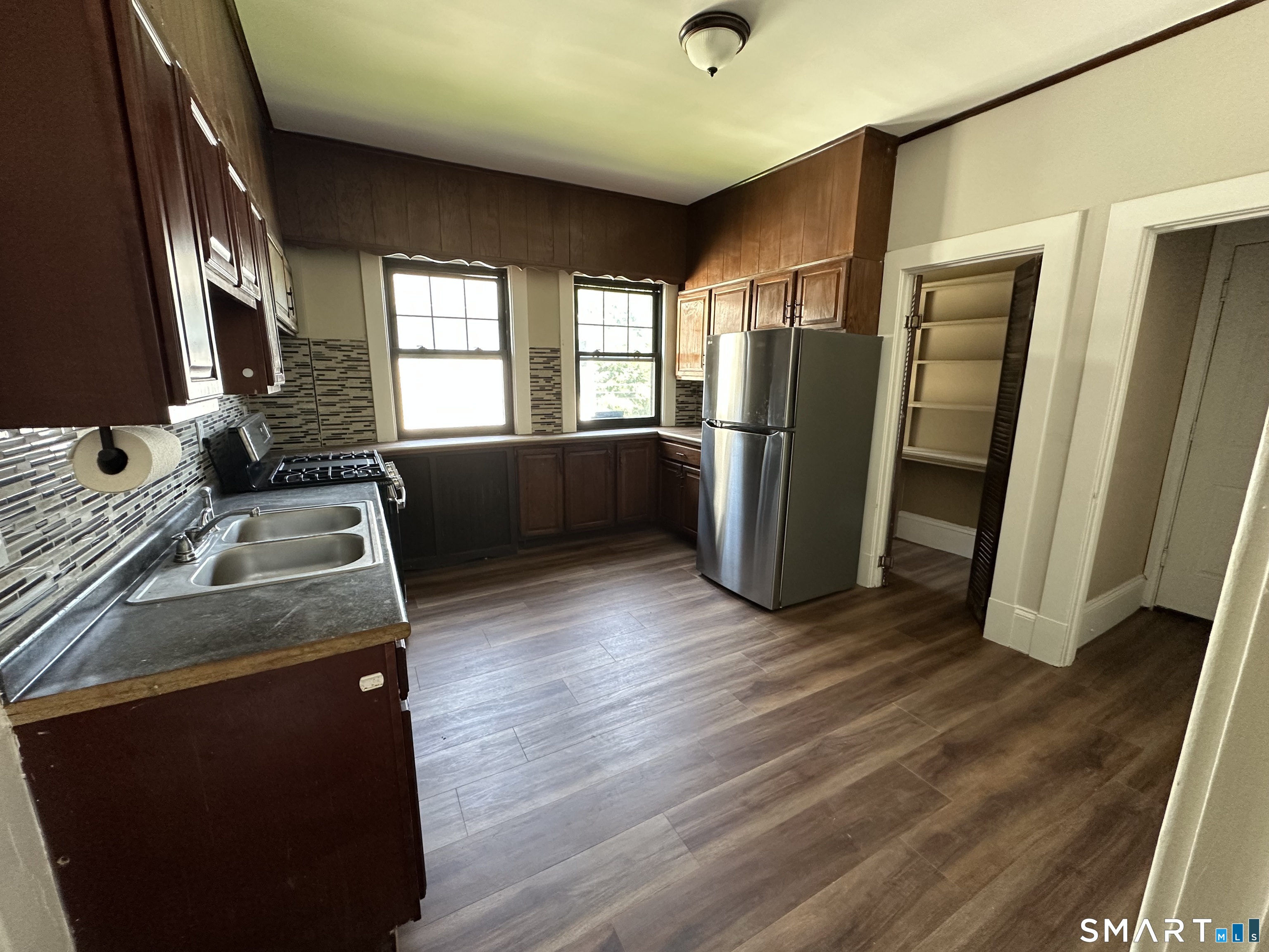 304 Edgewood Street photo 13