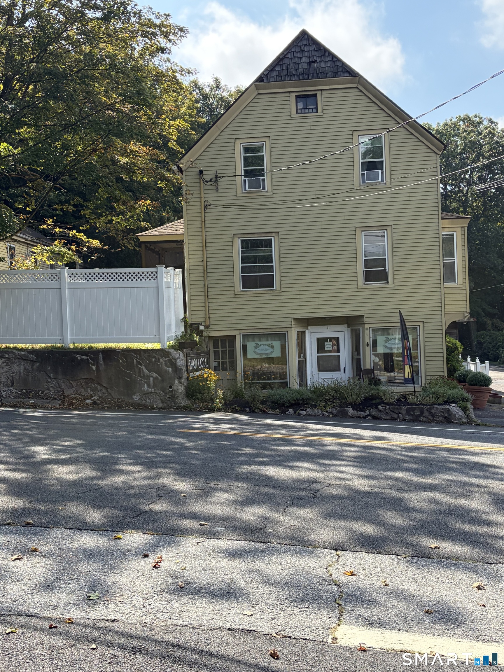 323 Saybrook Road