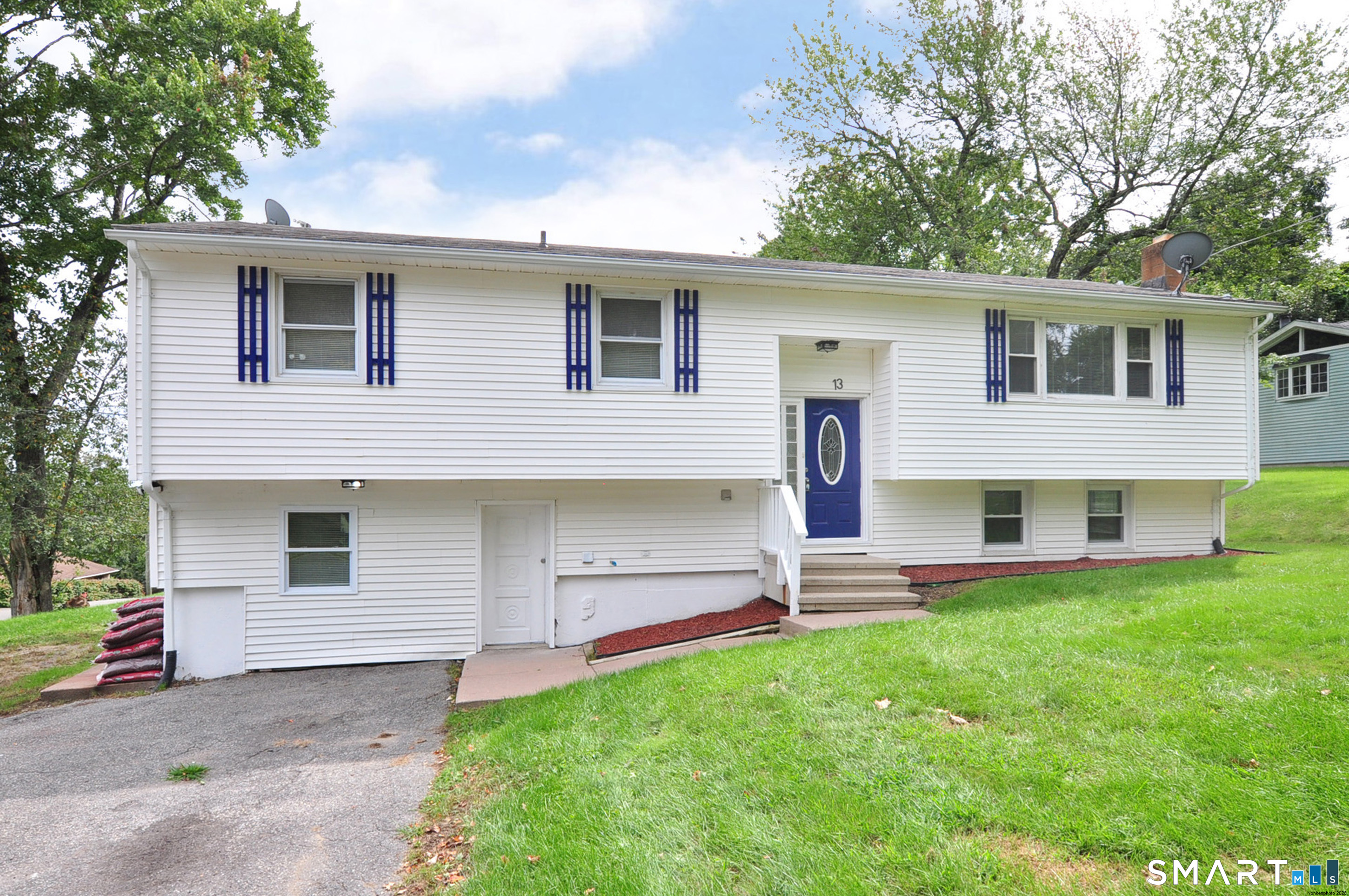 13 Pleasant View Avenue