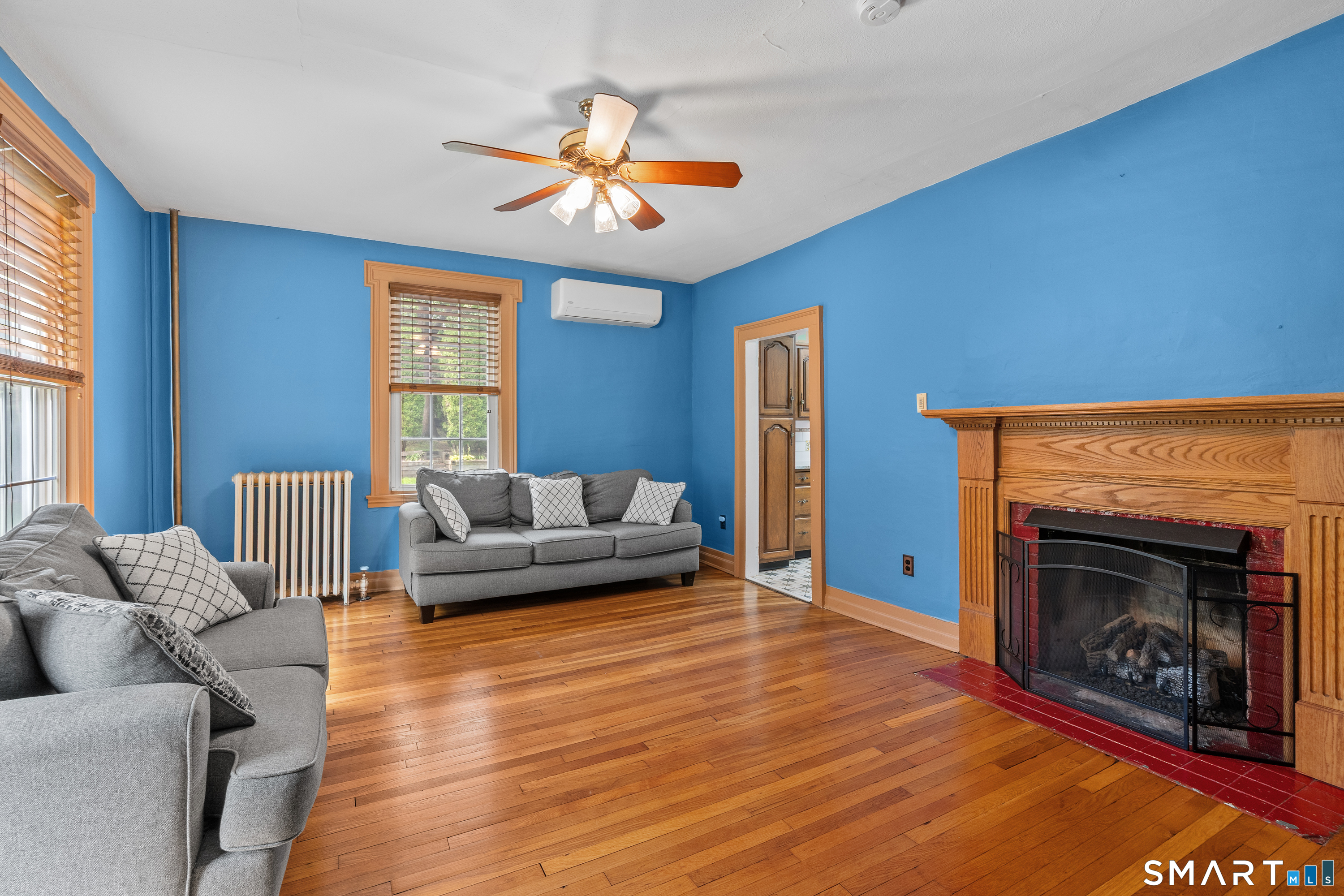 Photo 4 of Single family home for sale at 55 Hart St, Wethersfield, CT 06109 | MLS# 24206479 | Listing updated on 2026-09-18