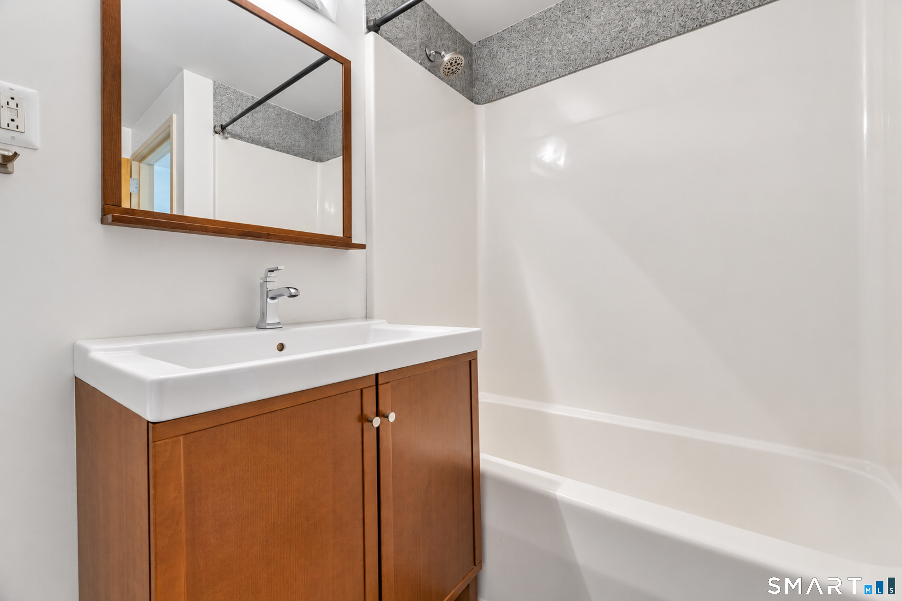 184 Pequot Avenue Unit #305 photo 16