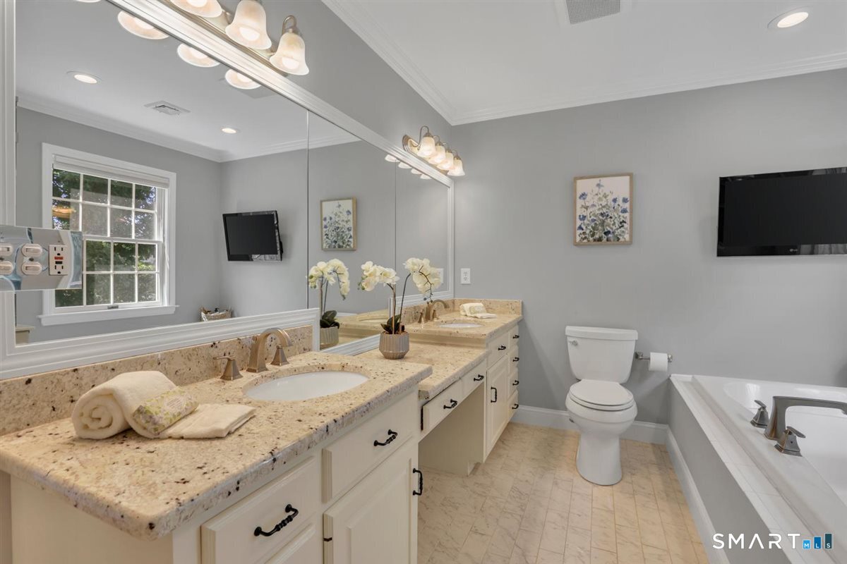 56 Foxcroft Court photo 22