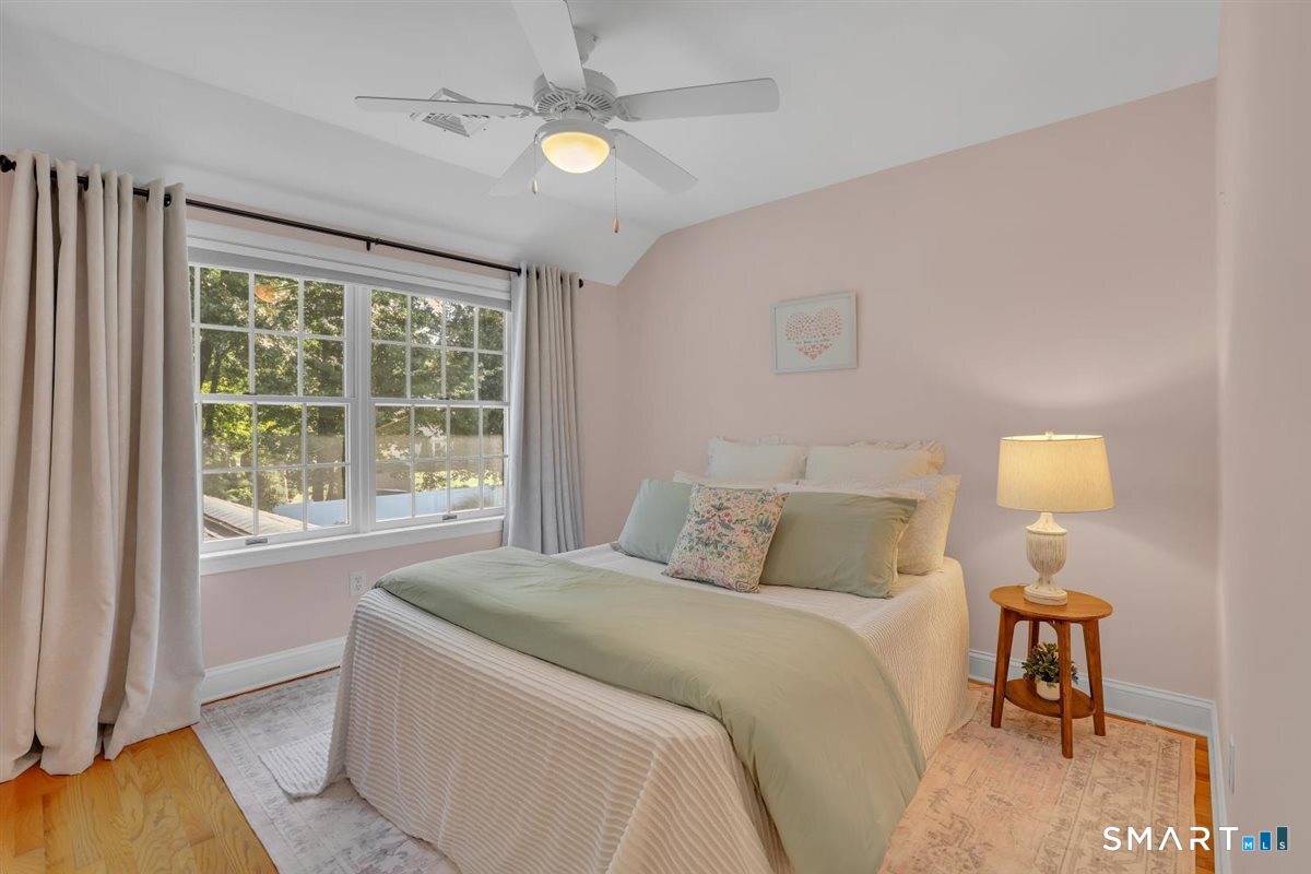 56 Foxcroft Court photo 23