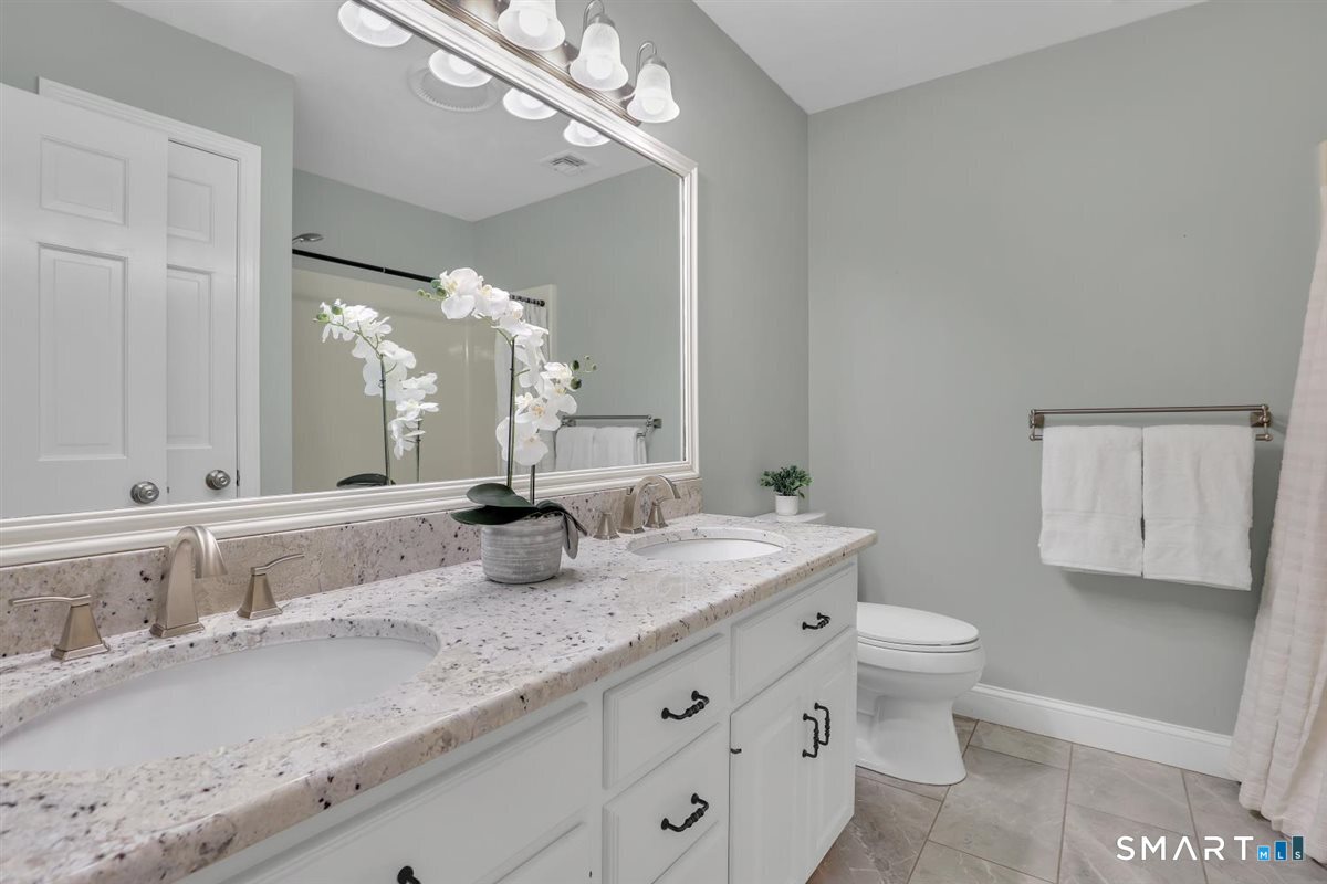 56 Foxcroft Court photo 25