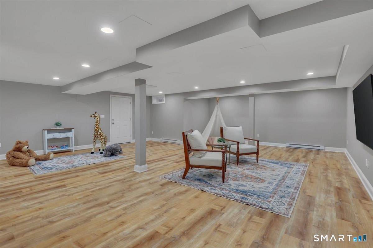 56 Foxcroft Court photo 27