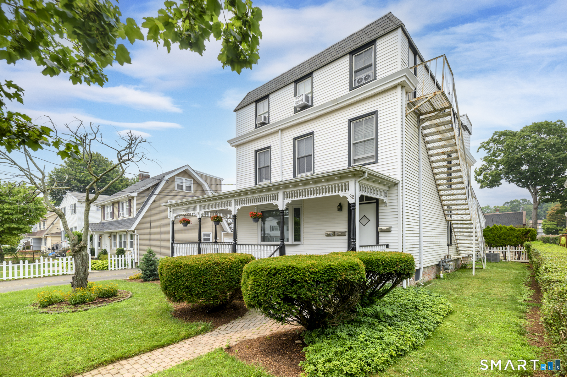 18 Elm Tree Place, Stamford, Connecticut photo 2