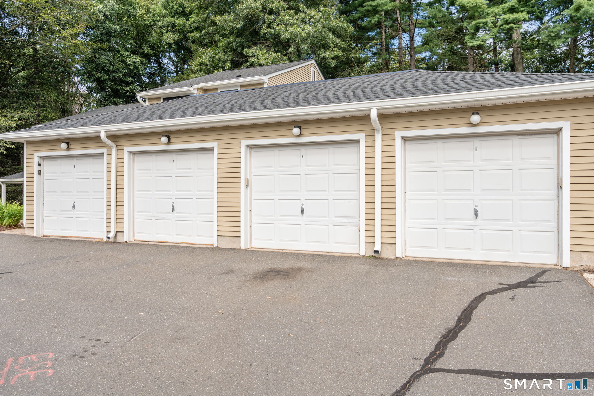 Photo 3 of Townhouse for sale at 12 Wiggins Farm Dr #C, Simsbury, CT 06070 | MLS# 24207568 | Listing updated on 2026-09-19