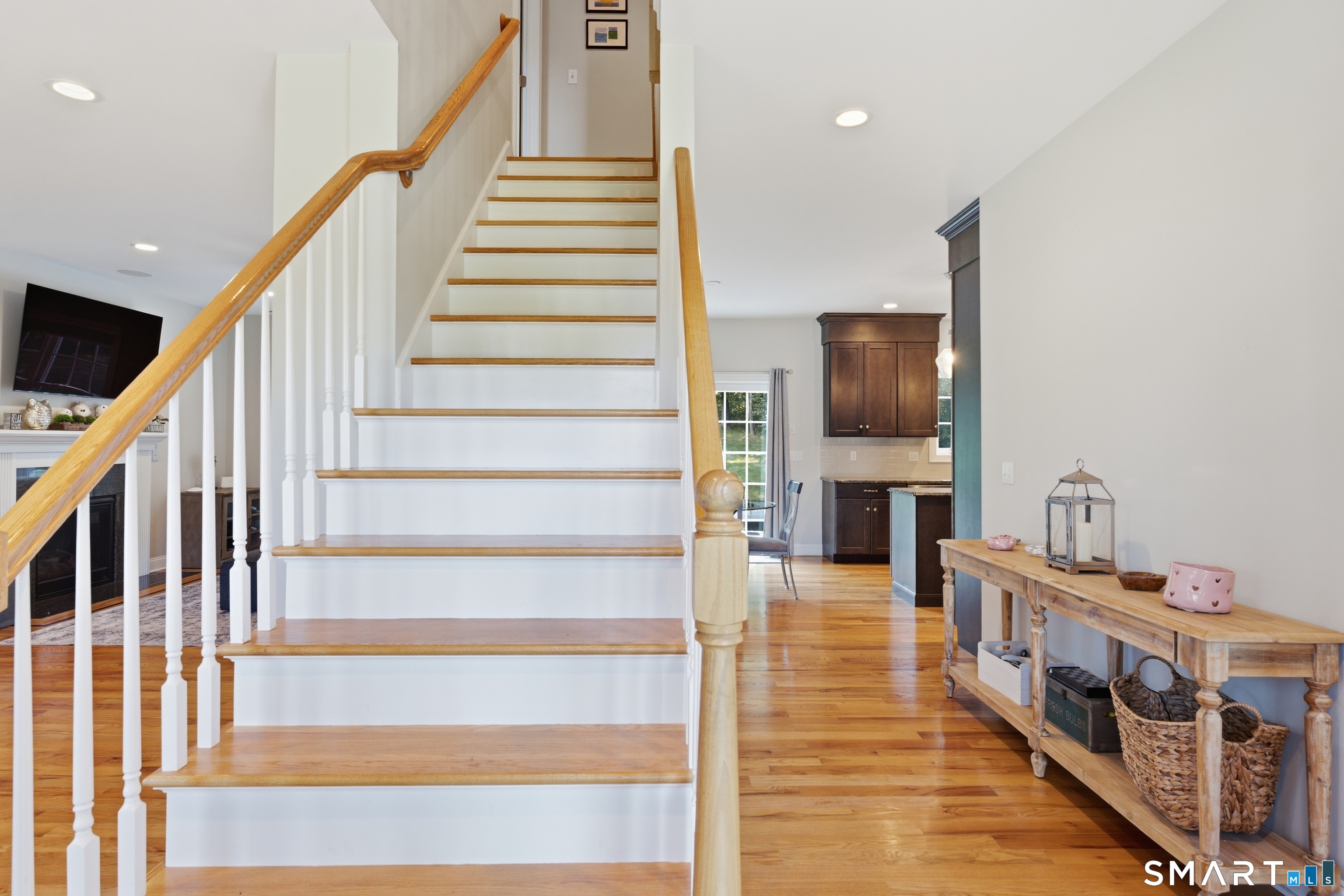23 Salmon Run, East Hampton, CT 06424
