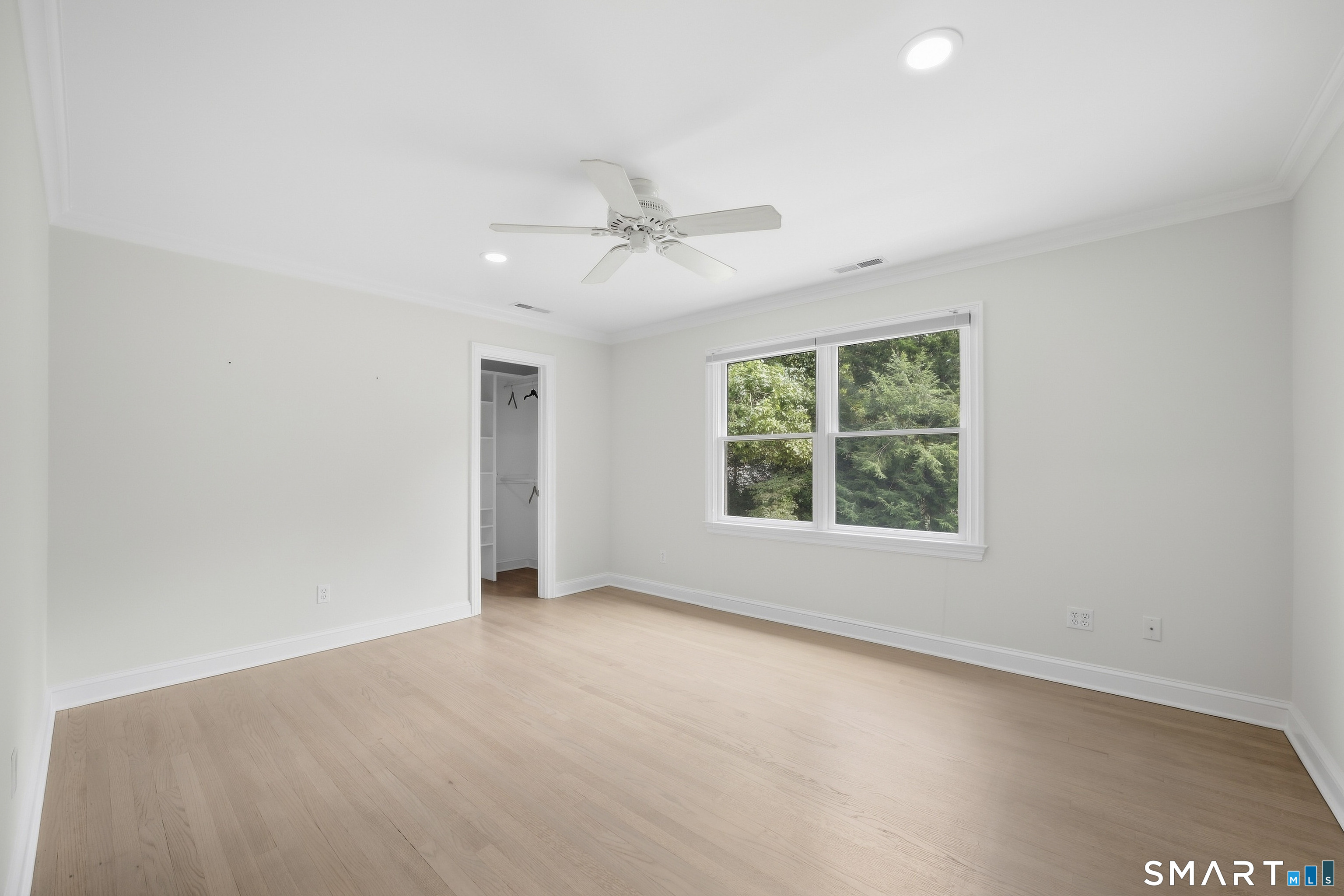 97 Meadowpark Avenue North photo 22