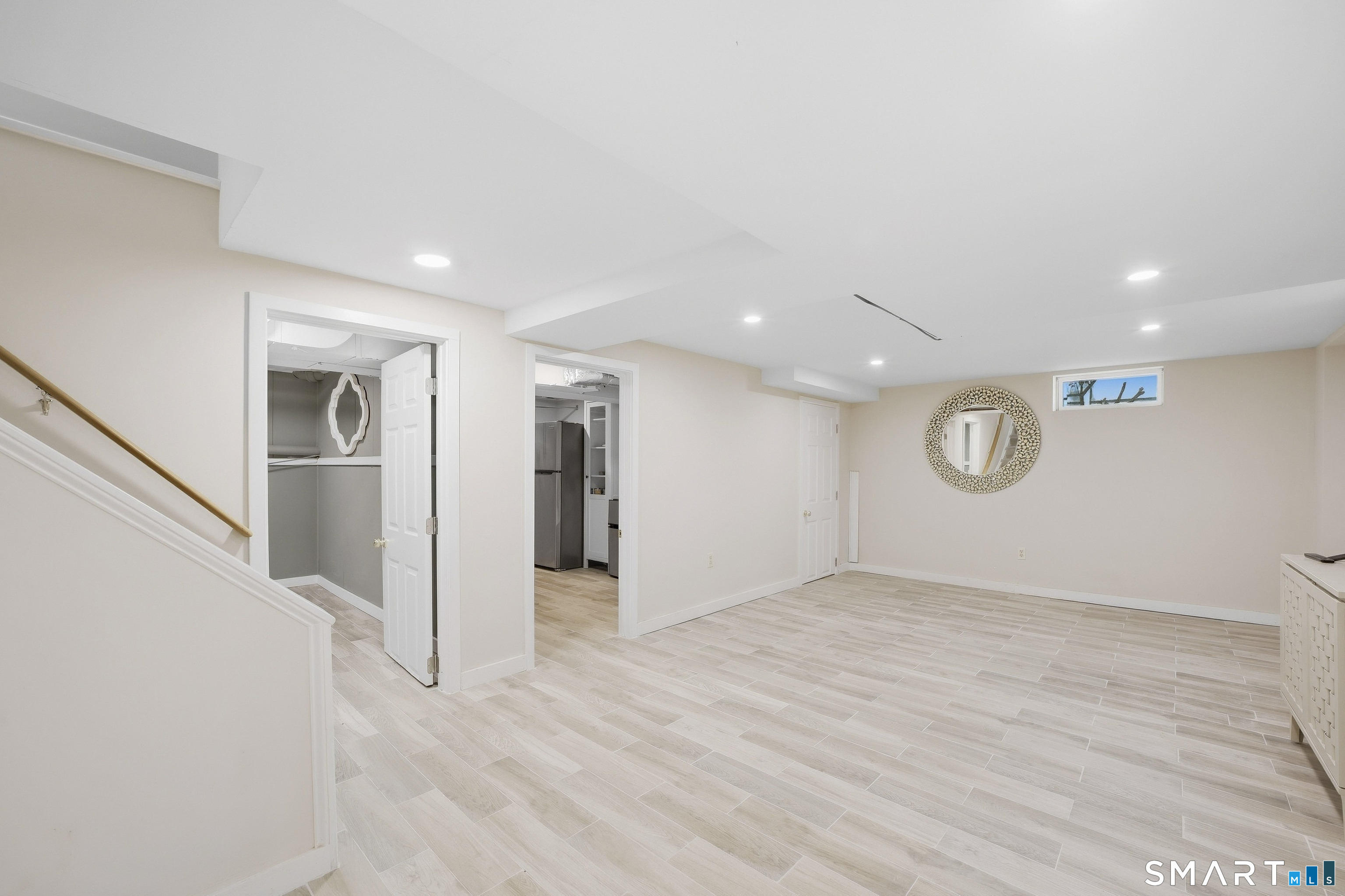 97 Meadowpark Avenue North photo 31