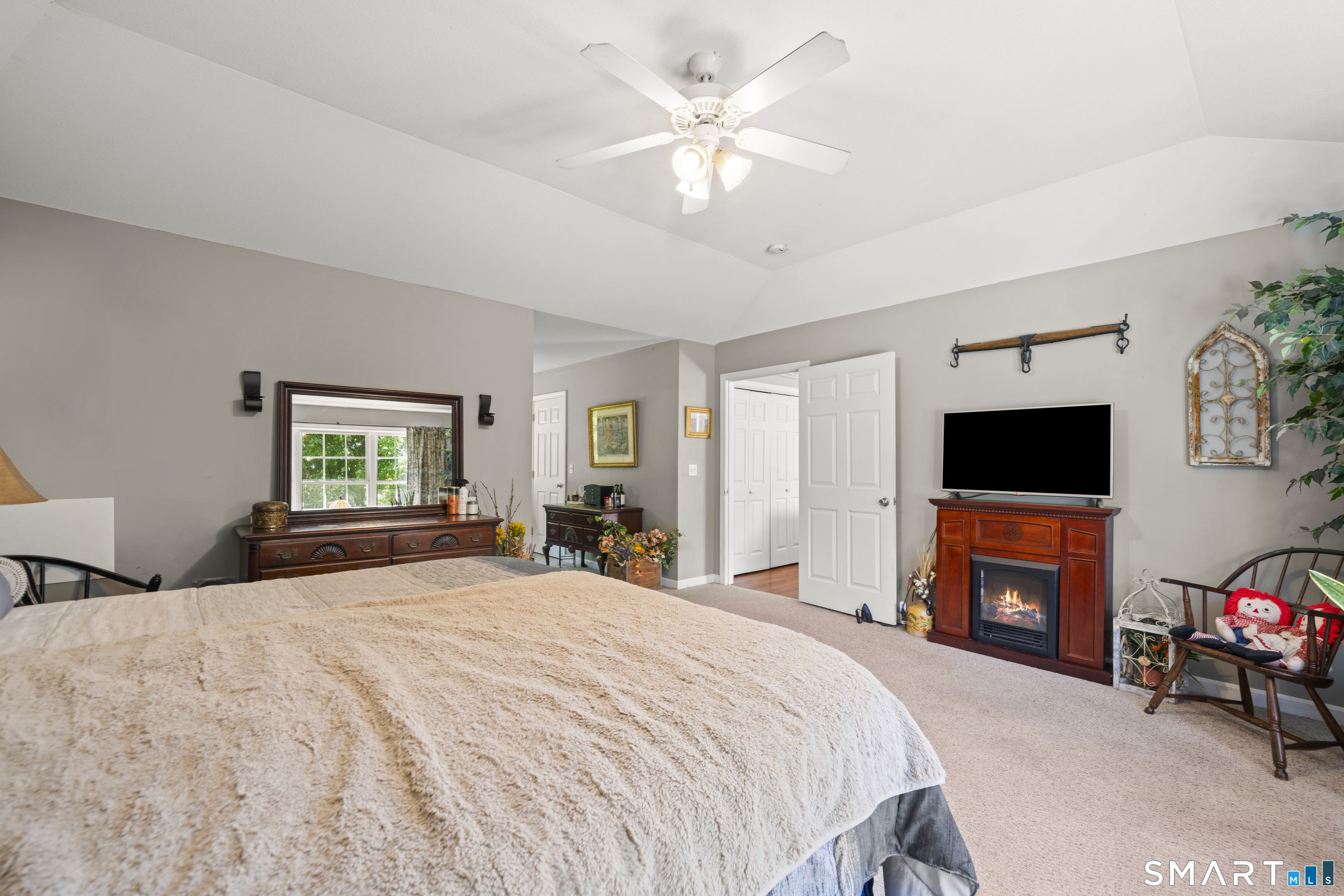 Photo 4 of Single family home for sale at 71 Post Rd, Enfield, CT 06082 | MLS# 24207782 | Listing updated on 2026-09-18
