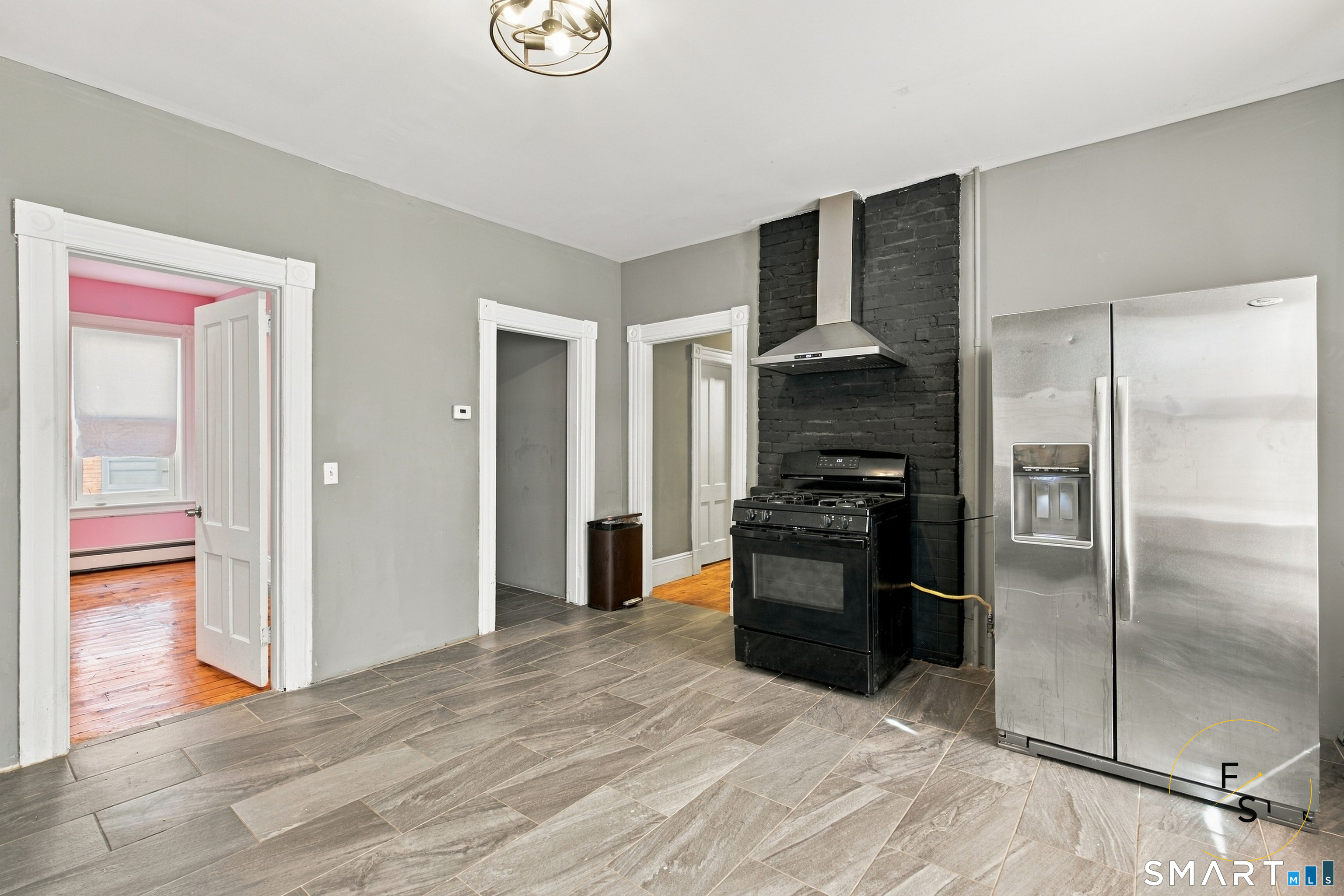 133 Babcock Street photo 4